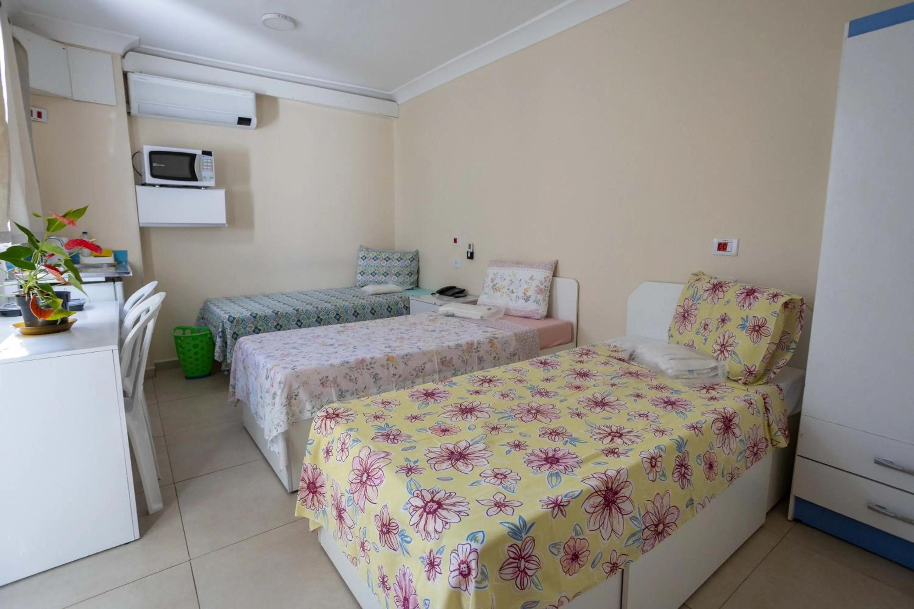 Photo of the whole room, Bed in Flat Econômico Butantã