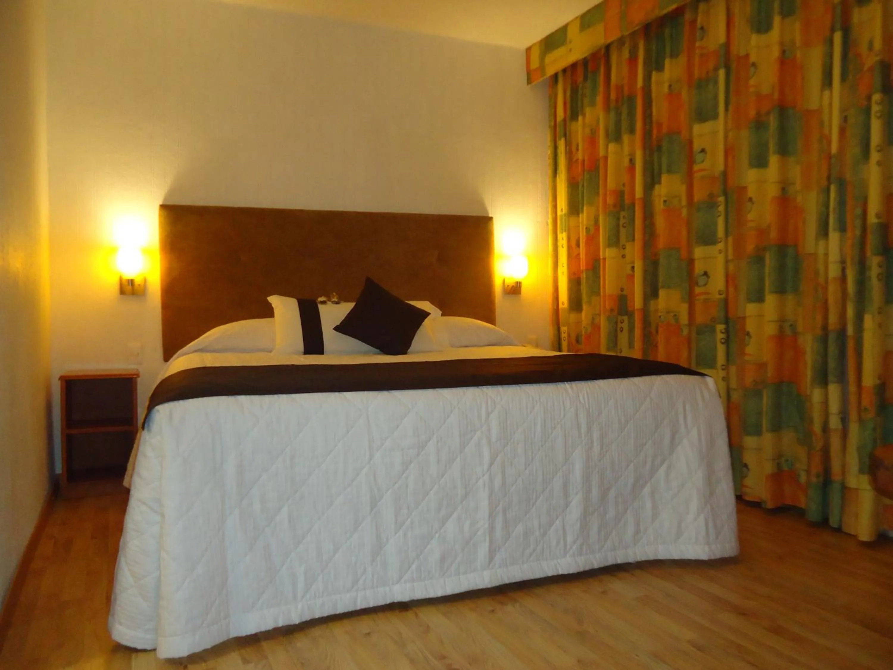 Bed in Hotel Villa de Cortez