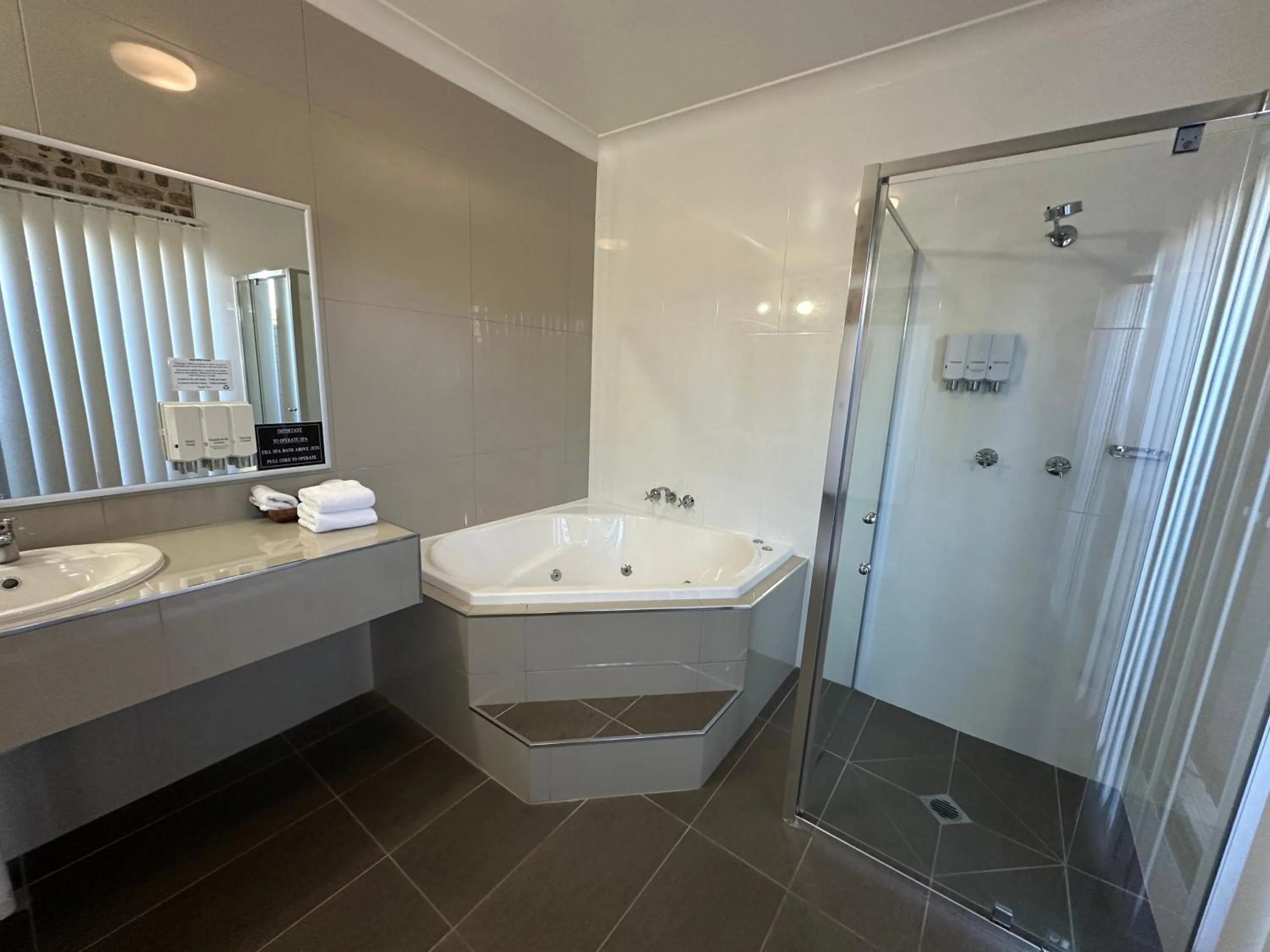 Shower in Sir Francis Drake