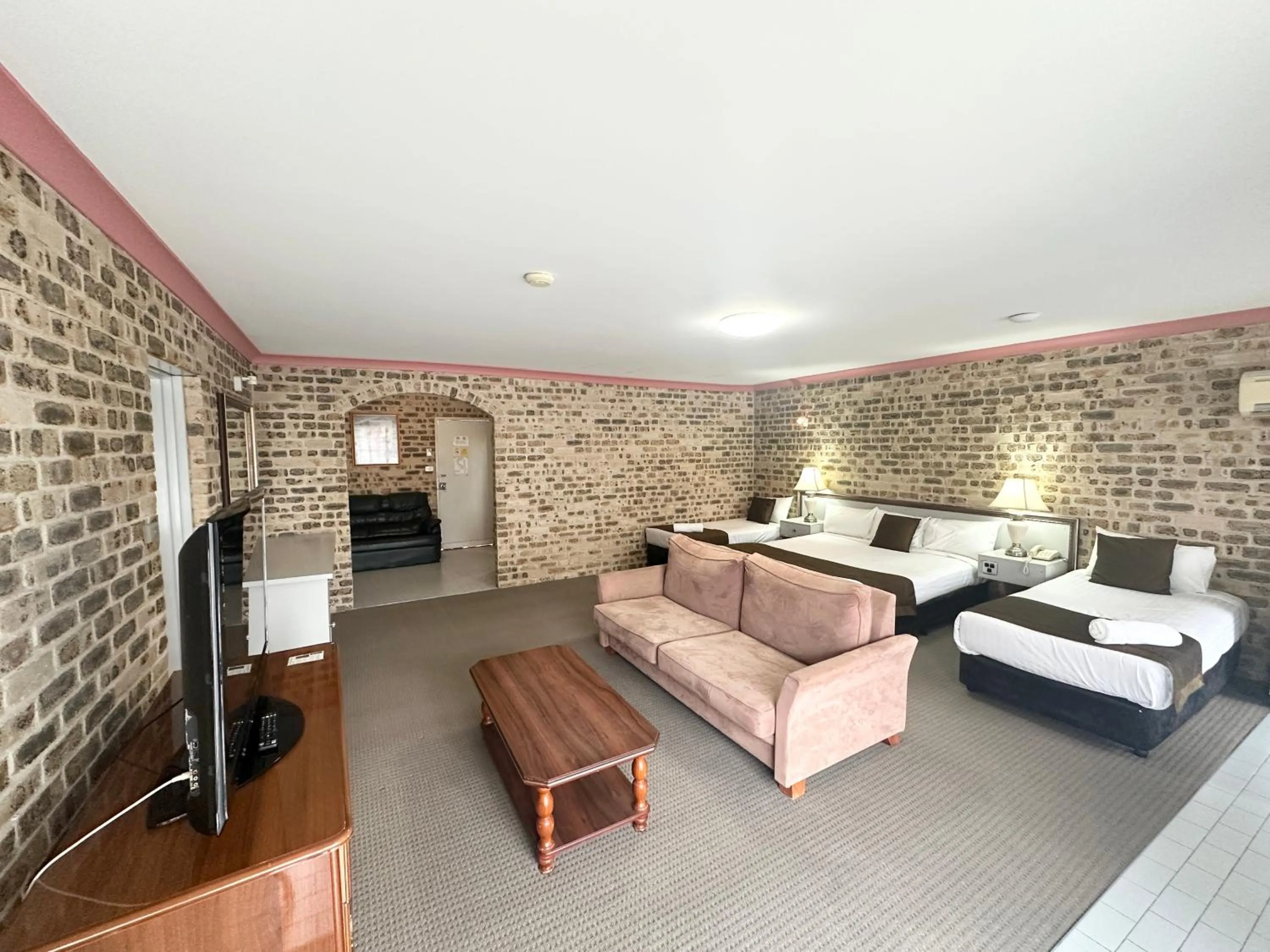 Bedroom, Bed in Sir Francis Drake