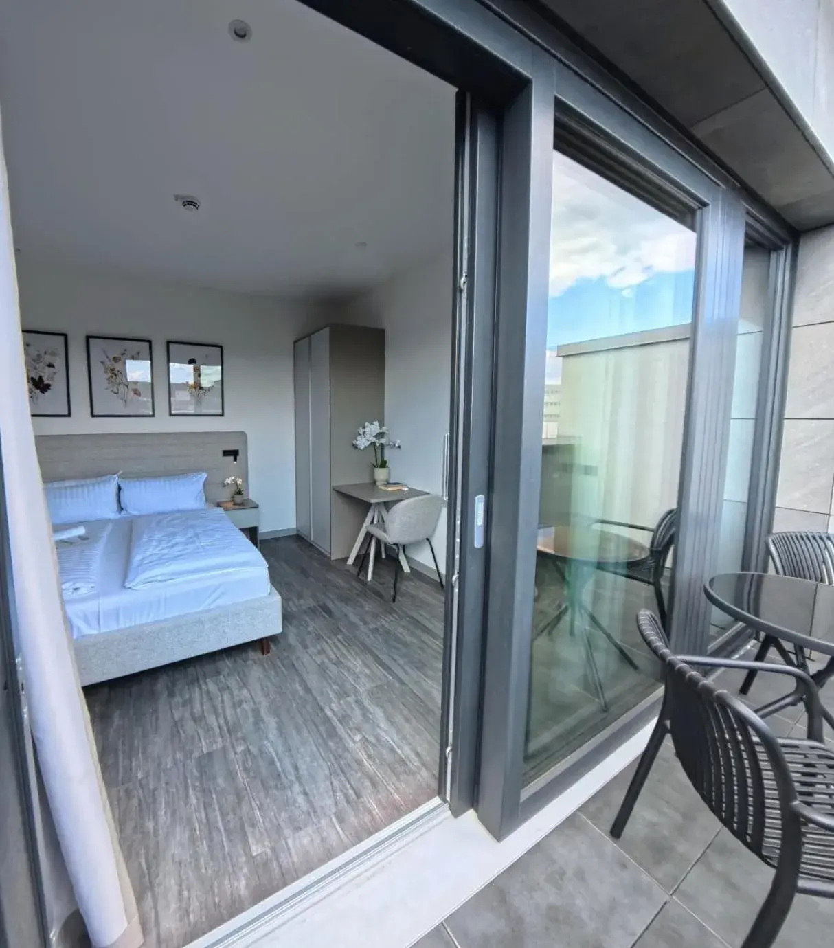 Deluxe Double Room with Balcony in NOVERA Aparthotel Deluxe Double Room with Balcony in NOVERA Aparthotel