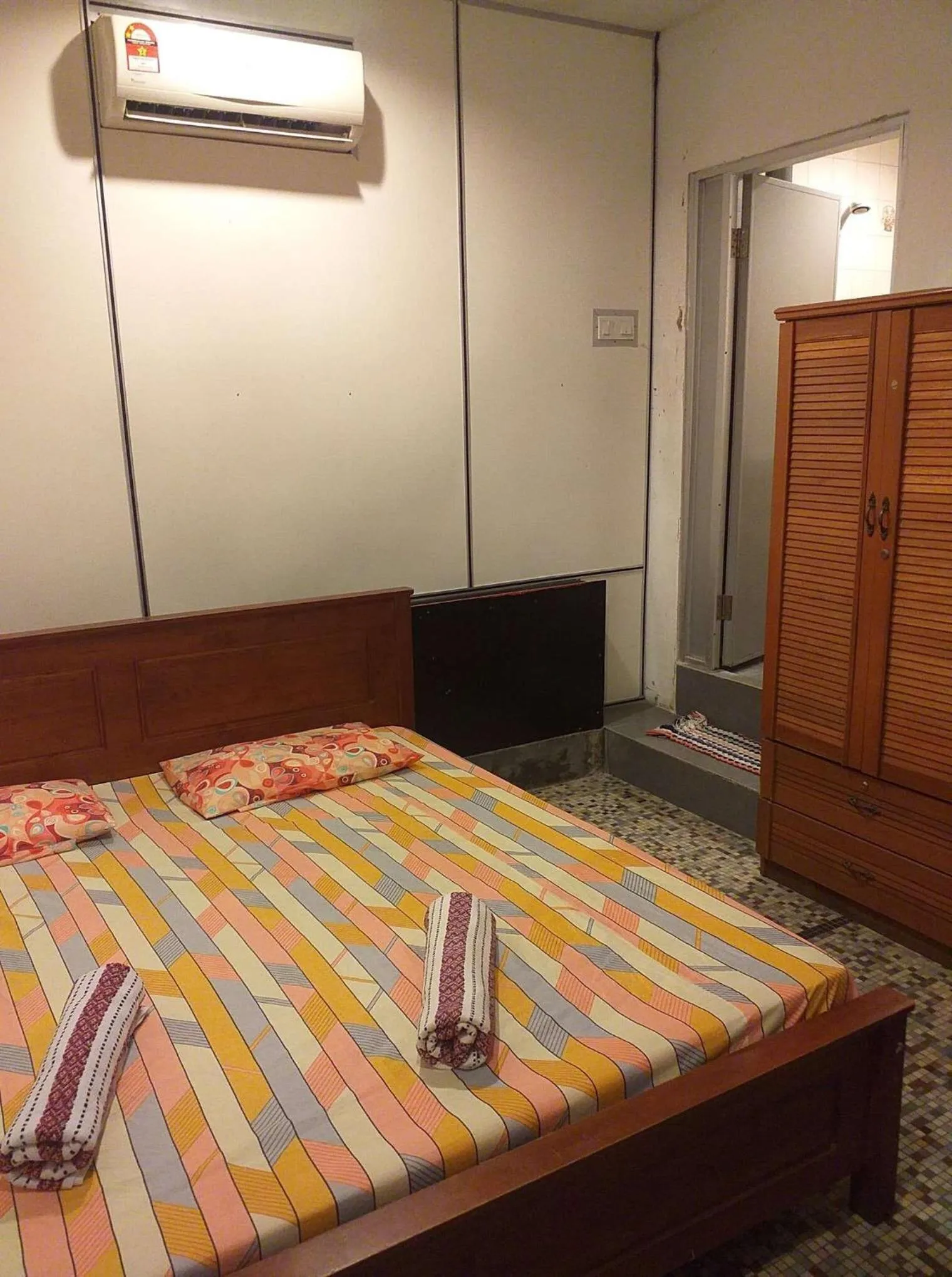 Bathroom, Bed in Discovery Youth Hostel Malacca