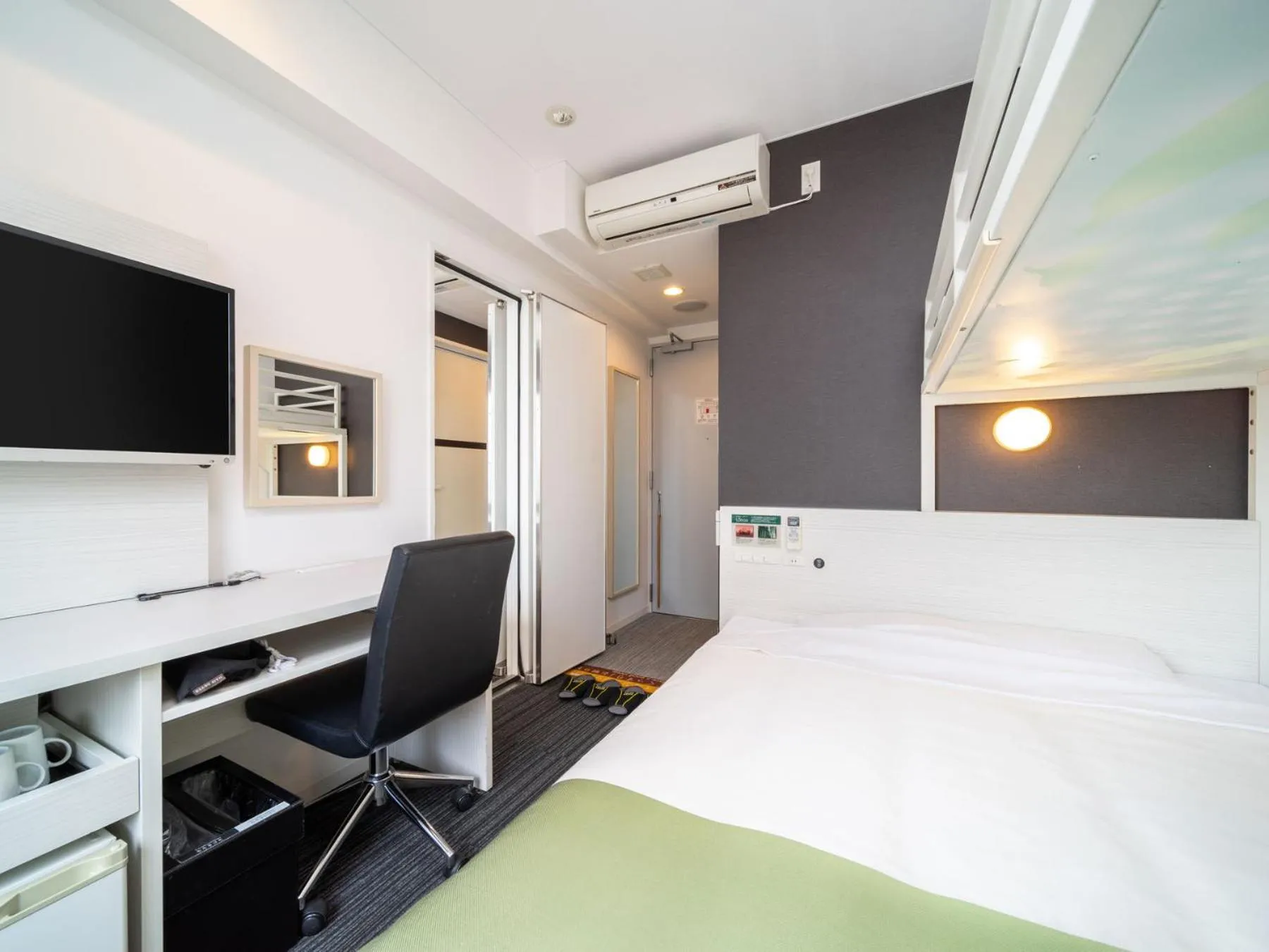 bunk bed, Bed in Super Hotel Shinagawa Shinbanba