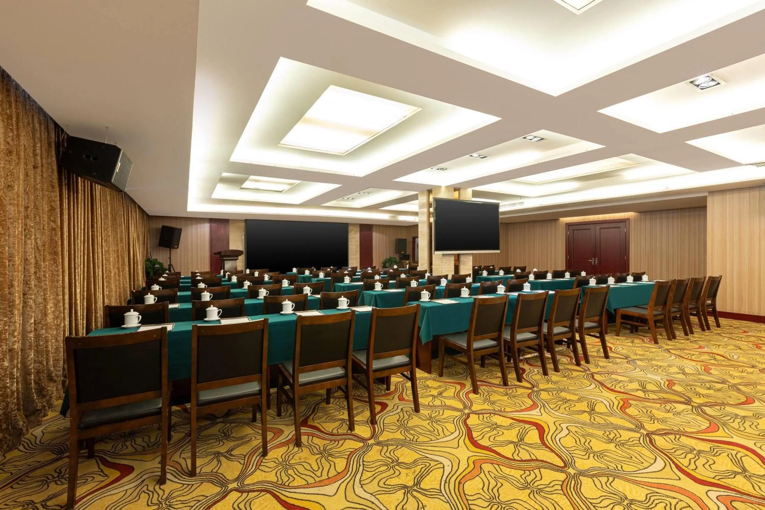 Meeting/conference room in Ramada by Wyndham Zhangjiajie Tianmen Mountain