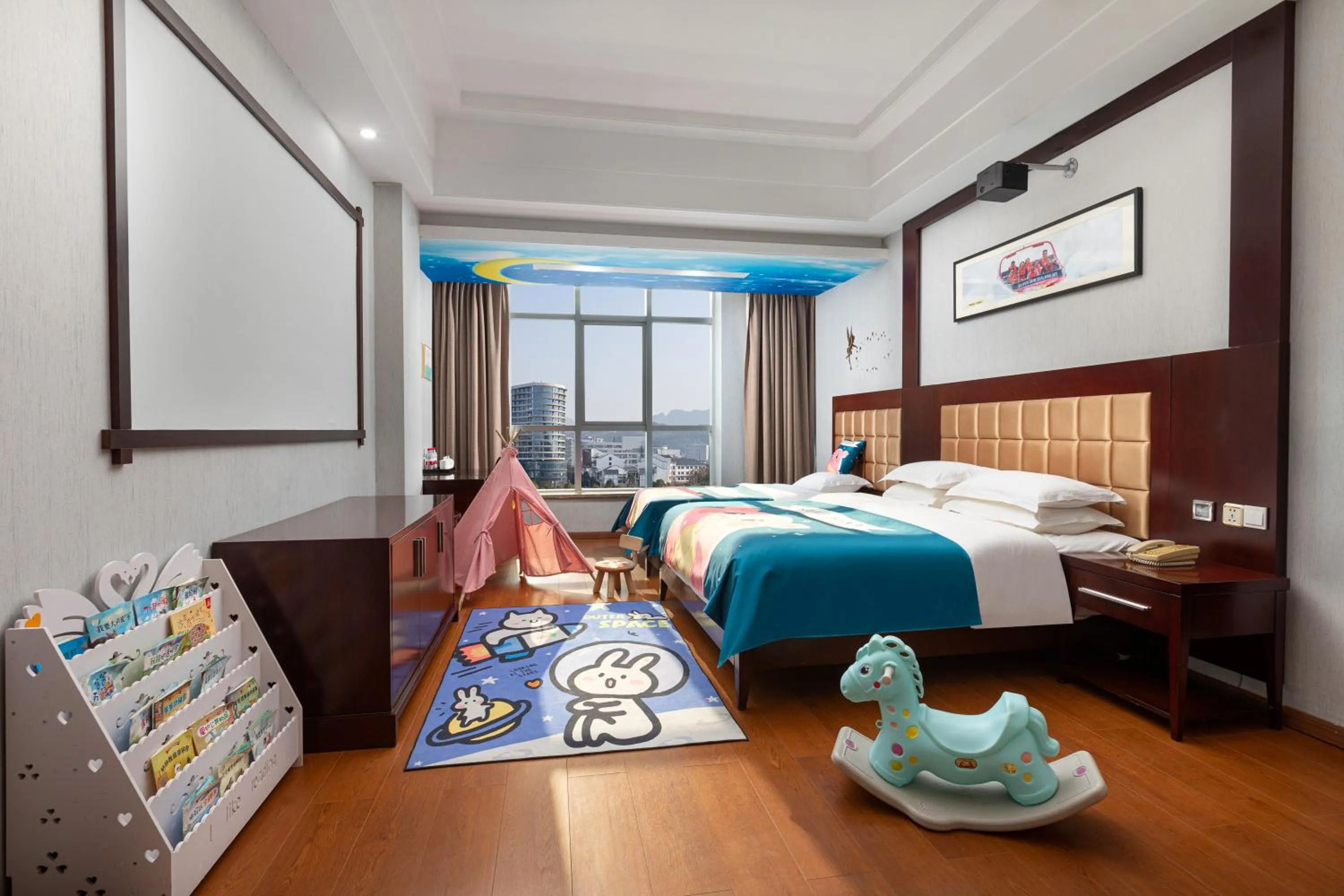 Bed in Ramada by Wyndham Zhangjiajie Tianmen Mountain