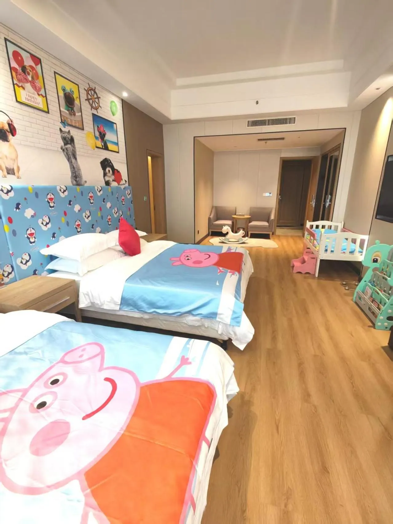 Bed in Ramada by Wyndham Zhangjiajie Tianmen Mountain