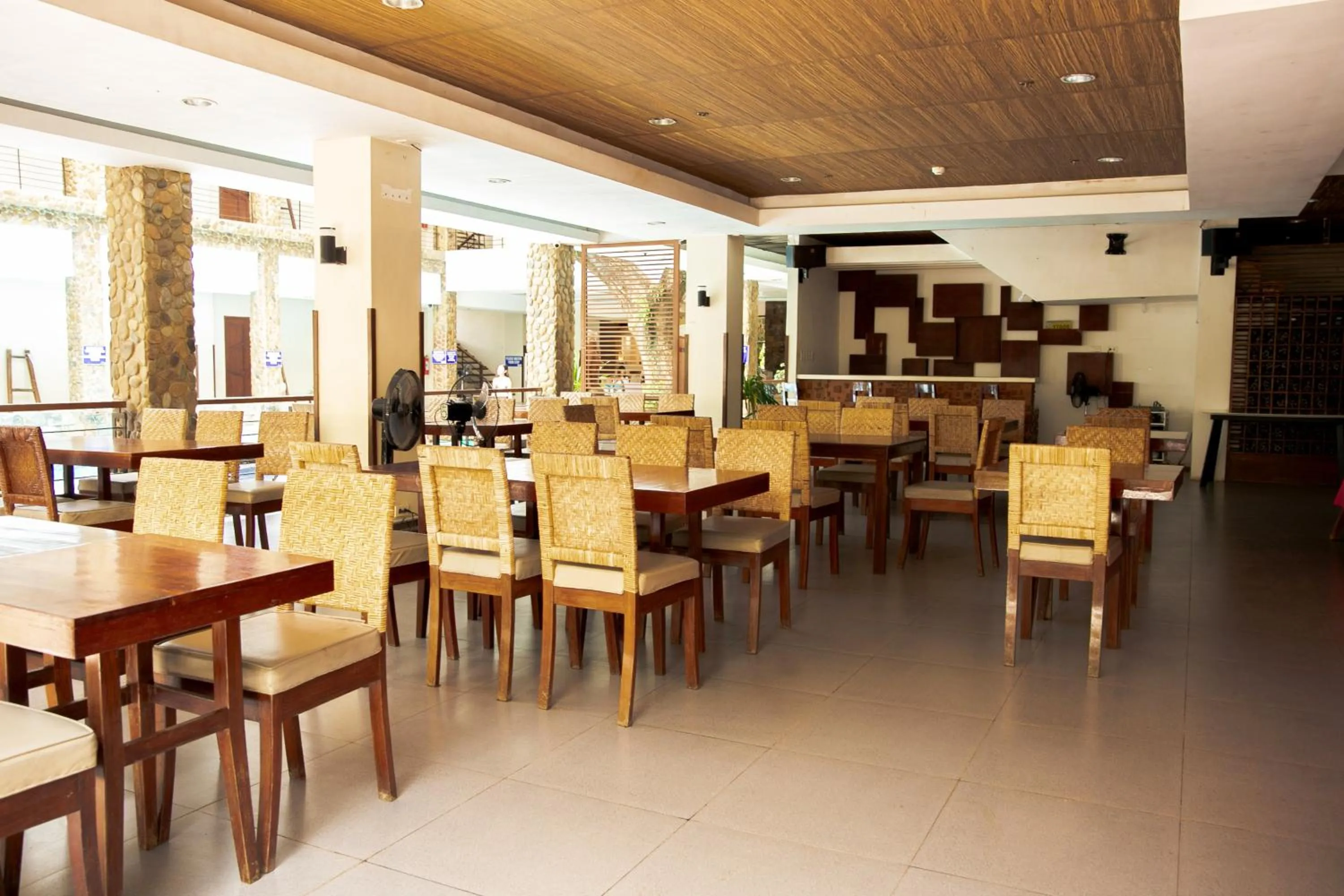 Dining area in Marianne Hotel