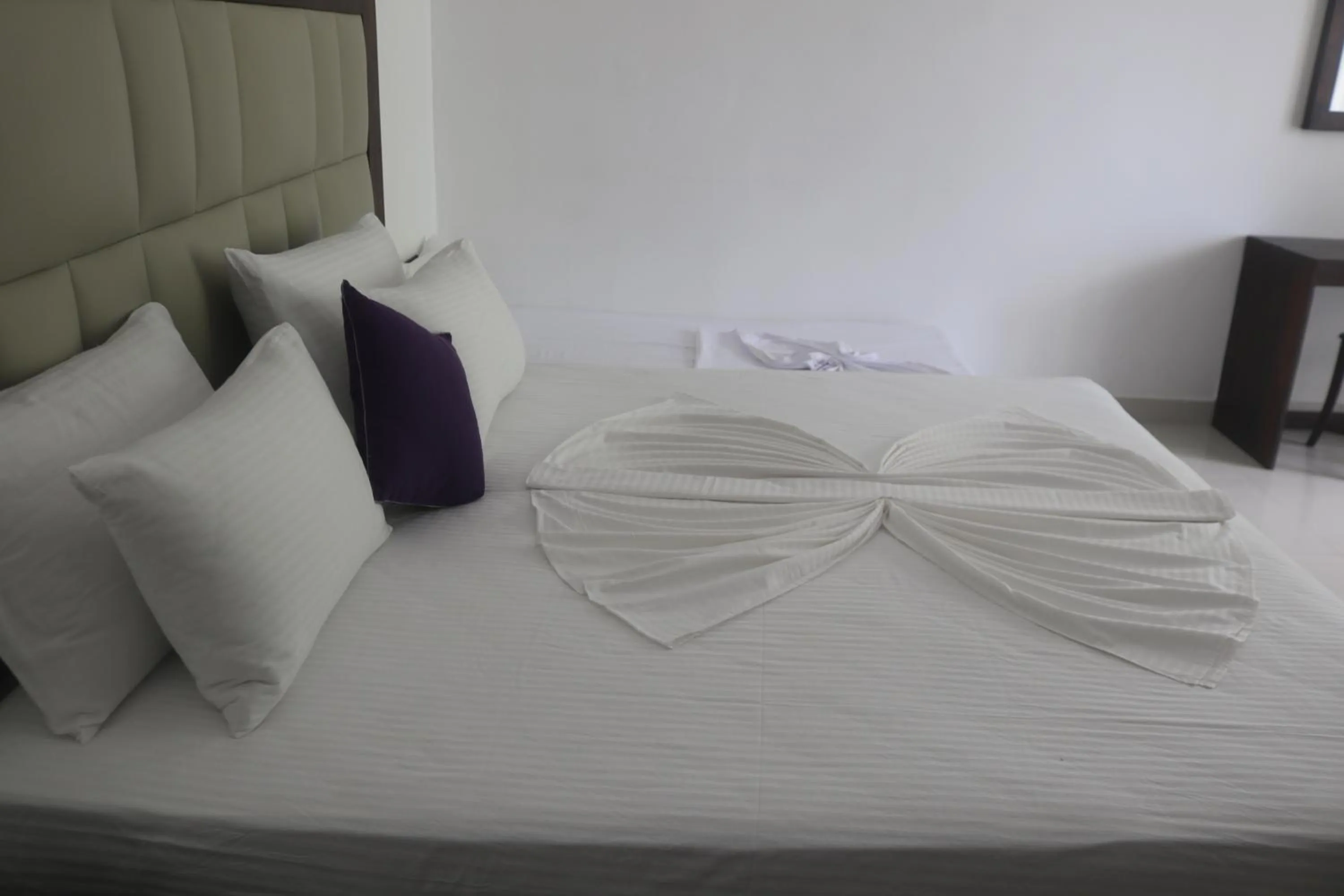 Bed in Mzion Hotel Weligama