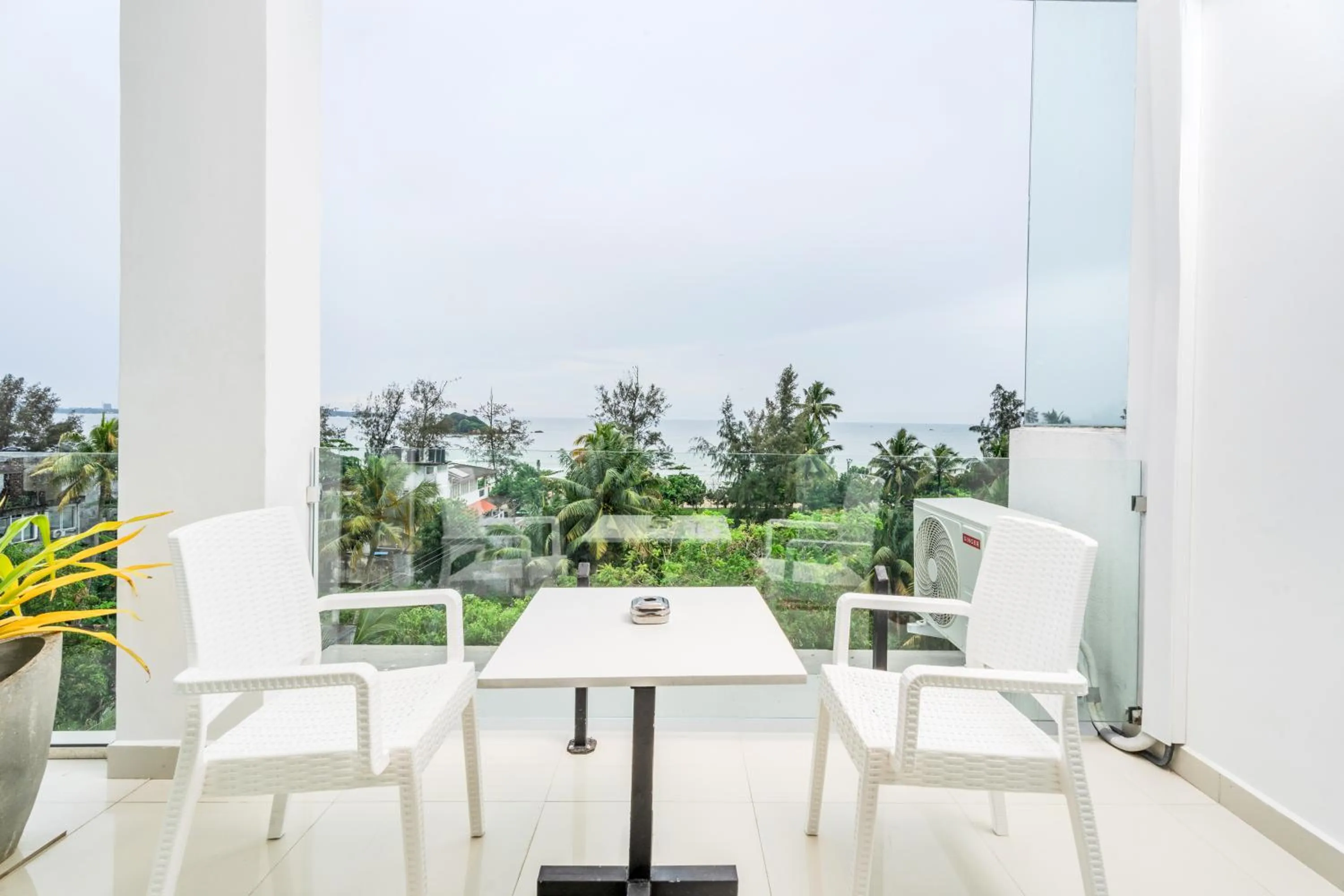 Sea view in Mzion Hotel Weligama