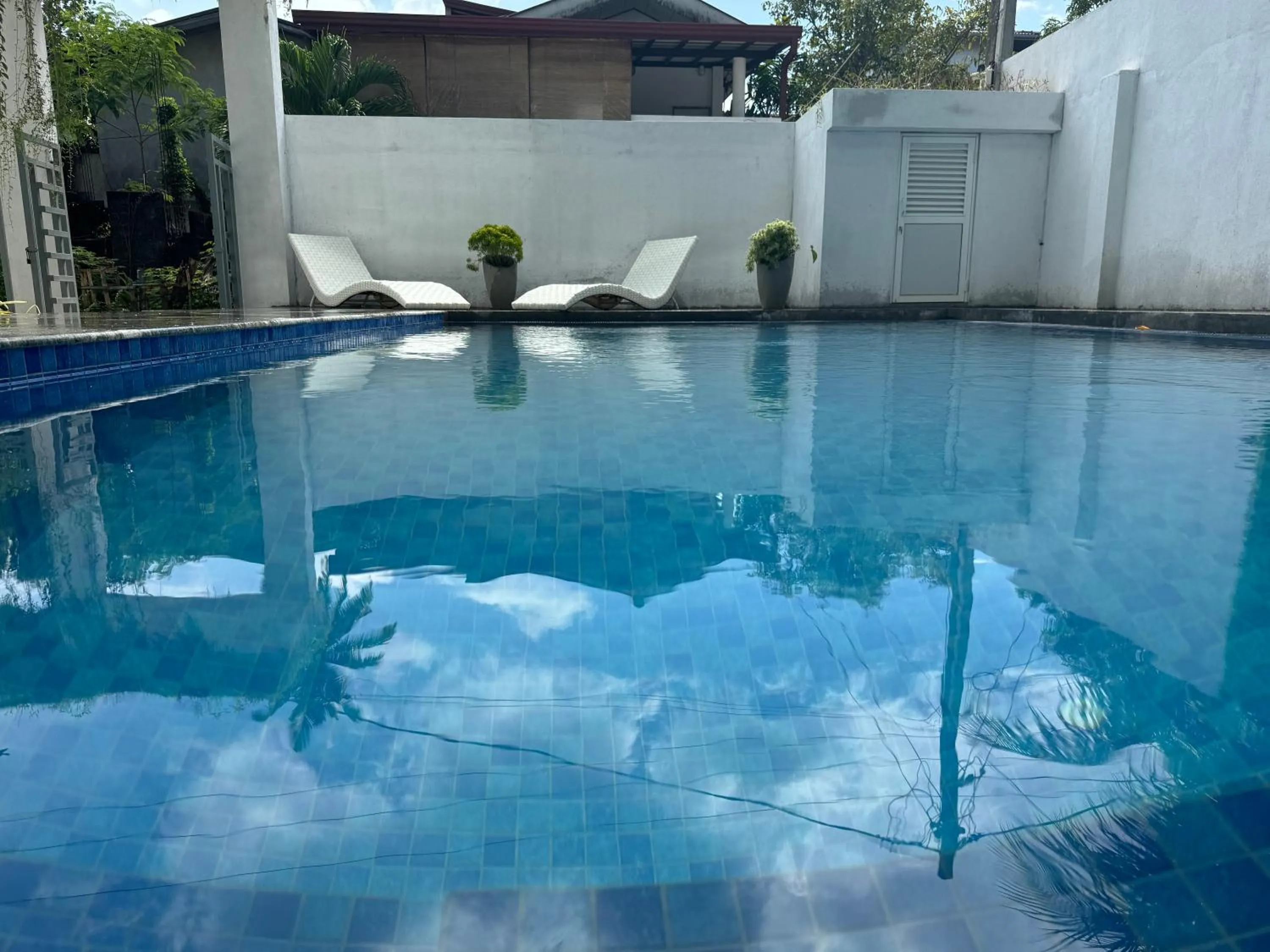Swimming pool in Mzion Hotel Weligama