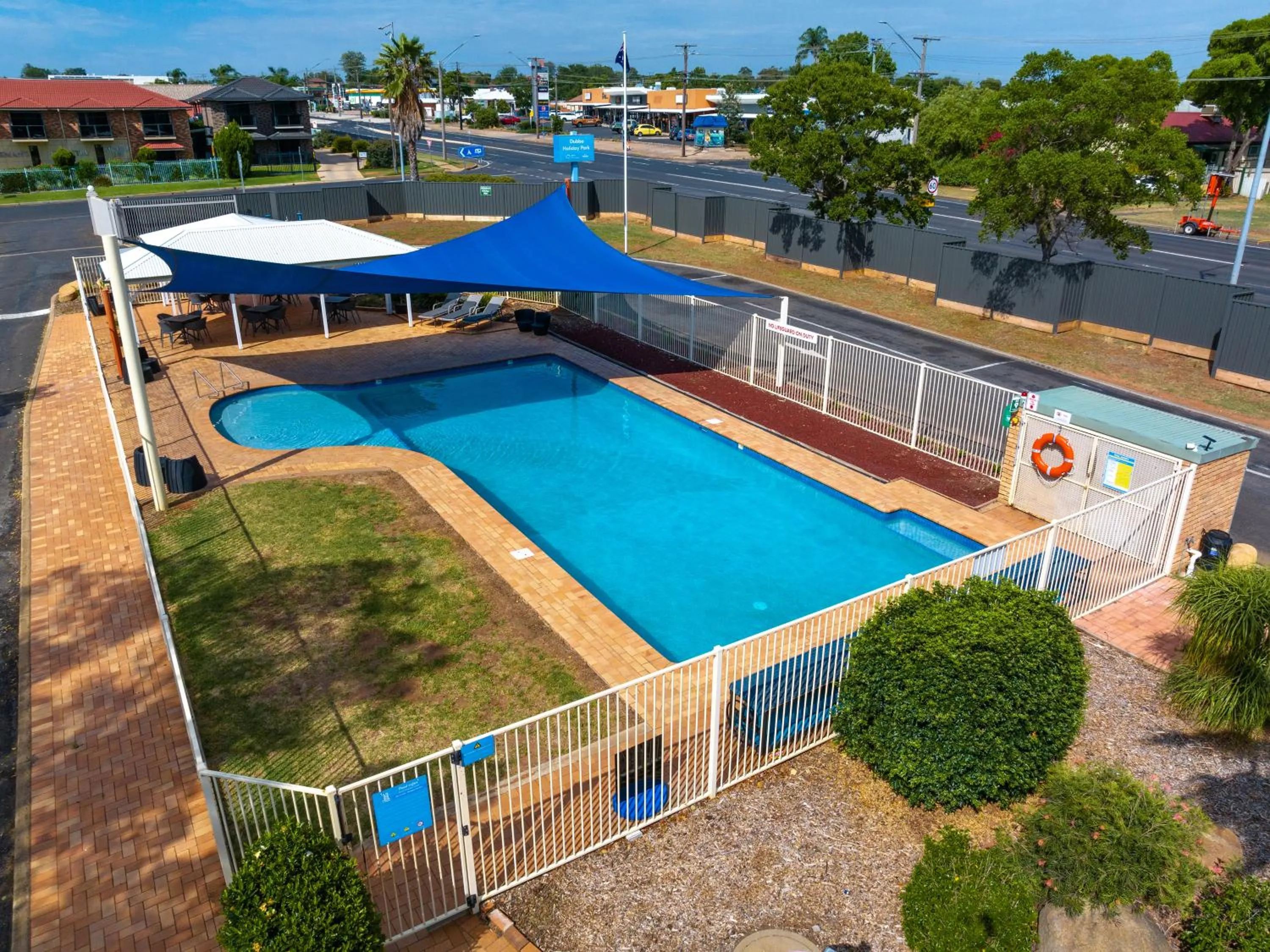 Swimming pool in NRMA Dubbo Holiday Park