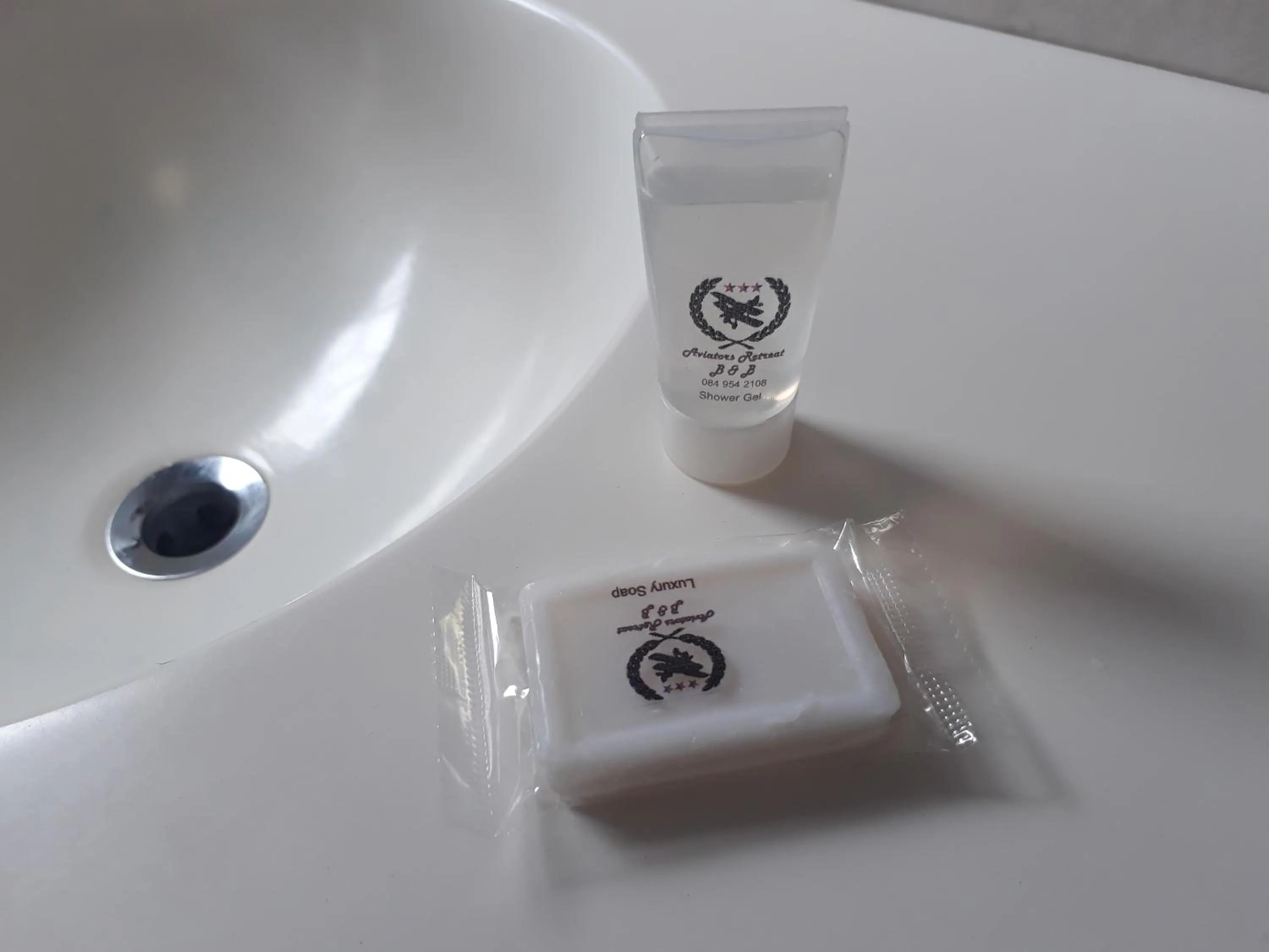 Bathroom in Aviators Retreat B&B