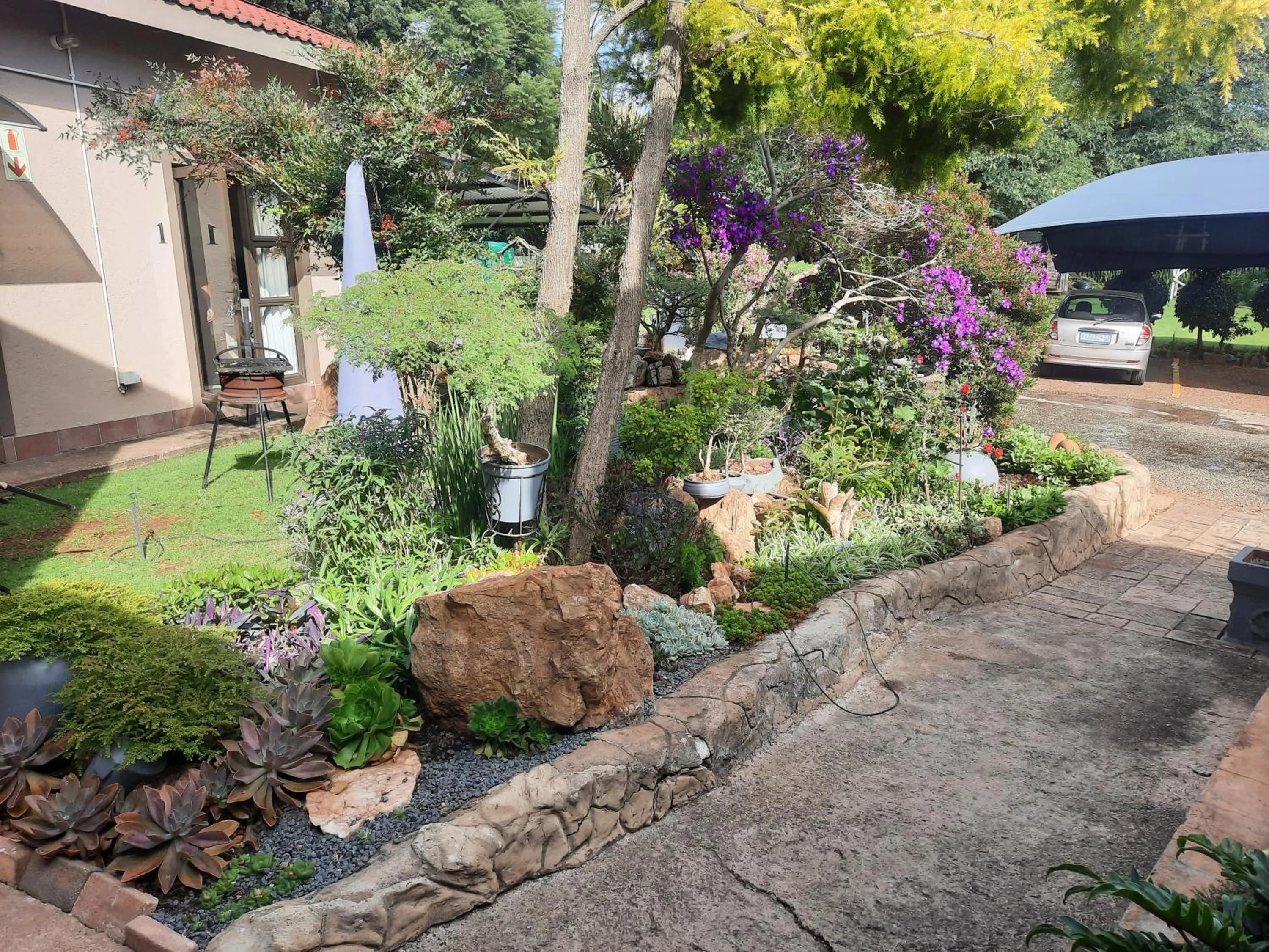 Garden in Aviators Retreat B&B