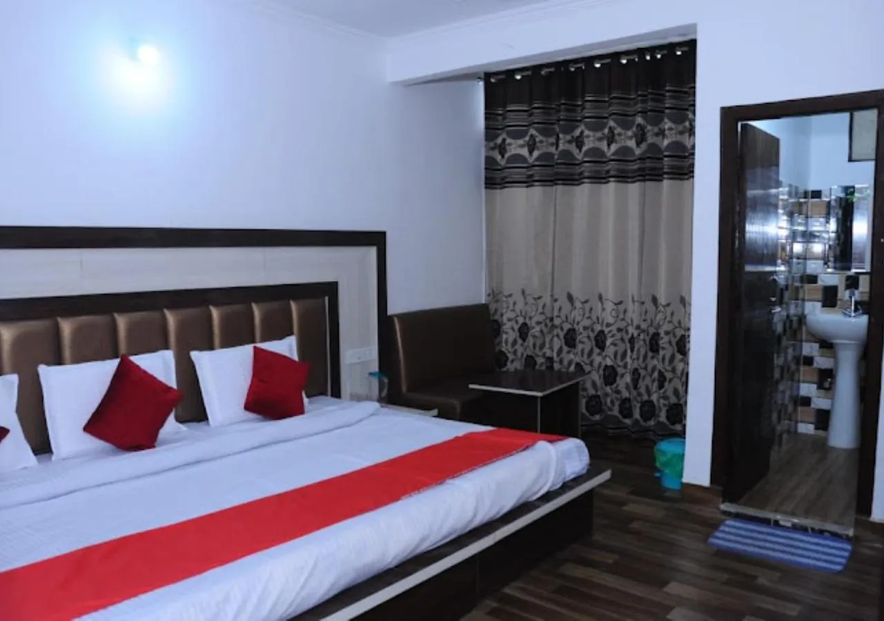 Hotel Lords Paradise 