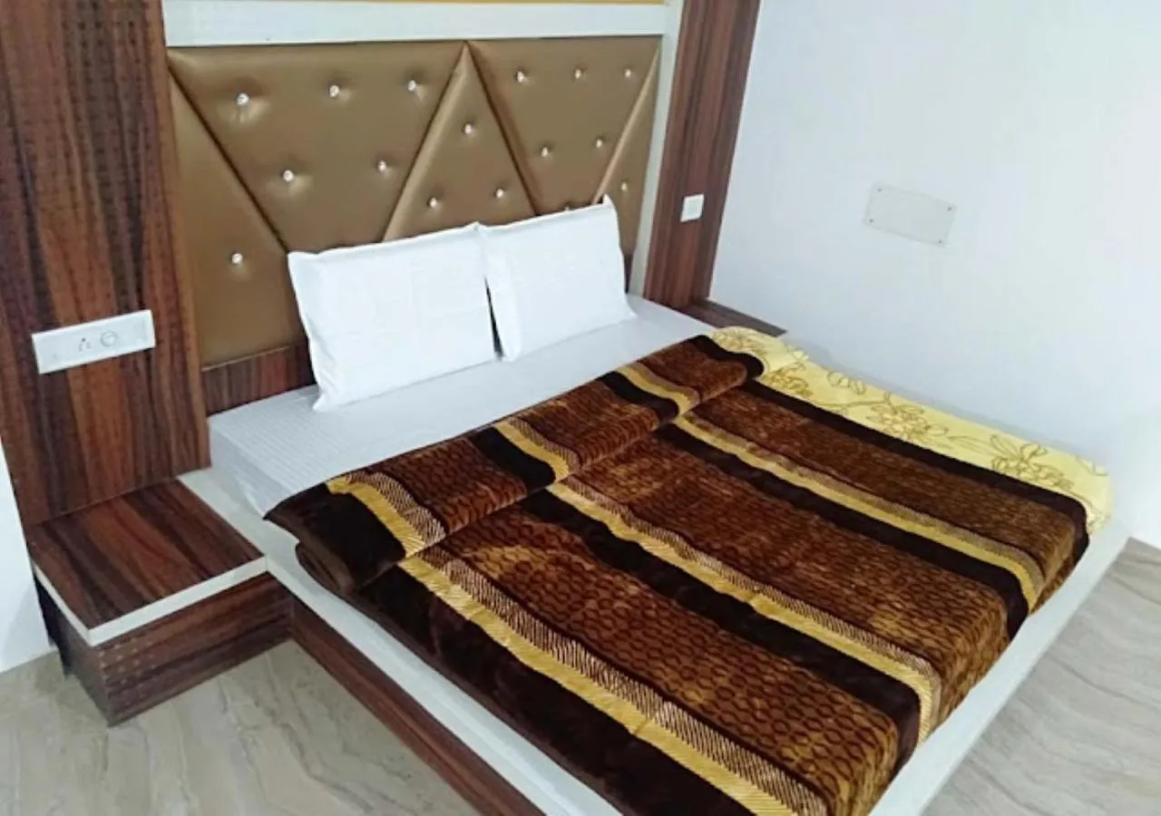 Hotel Lords Paradise 