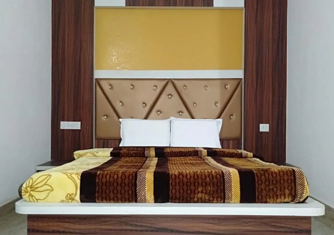 Hotel Lords Paradise 