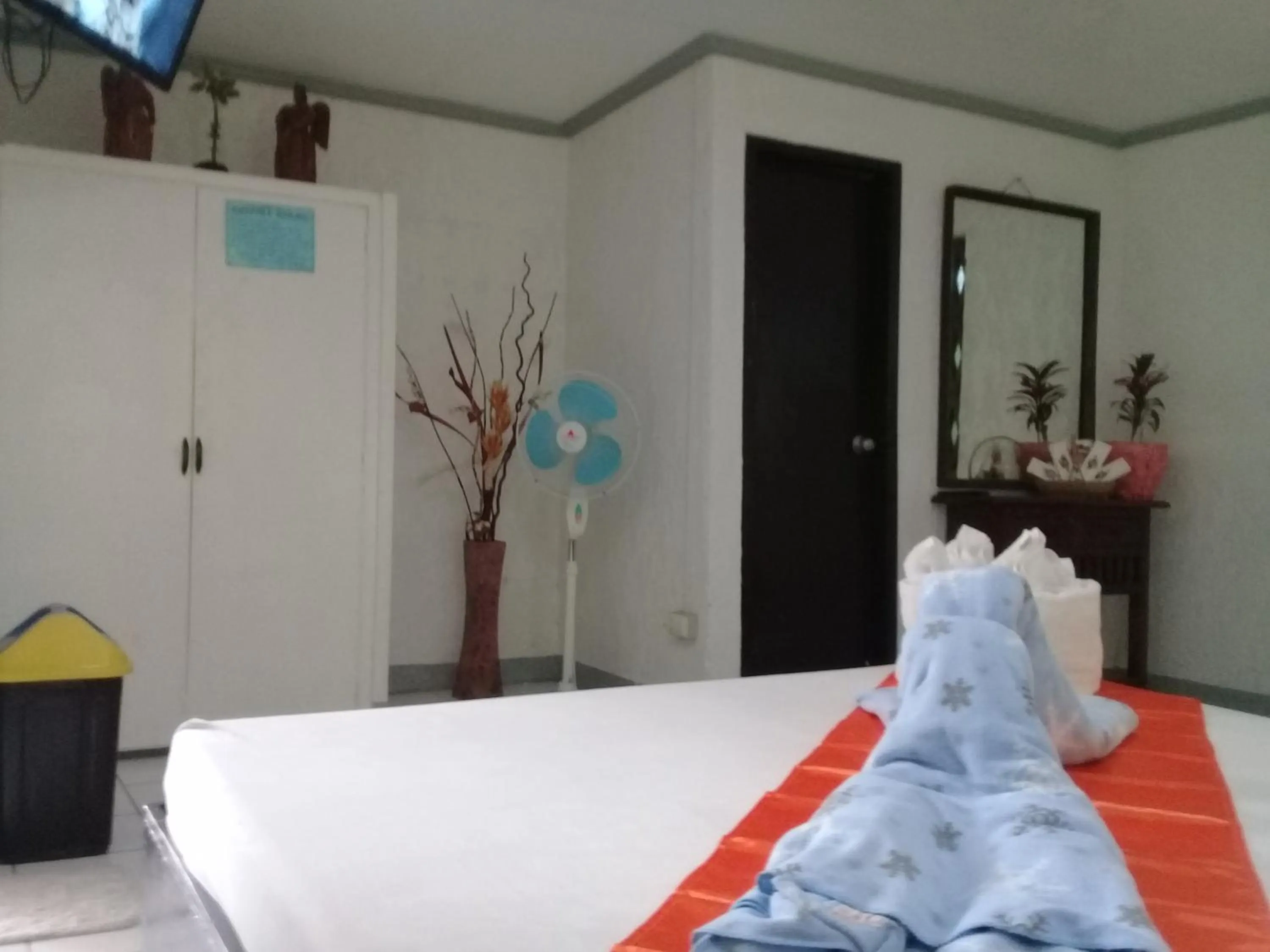 Bed in Isla Bonita Beach Resort