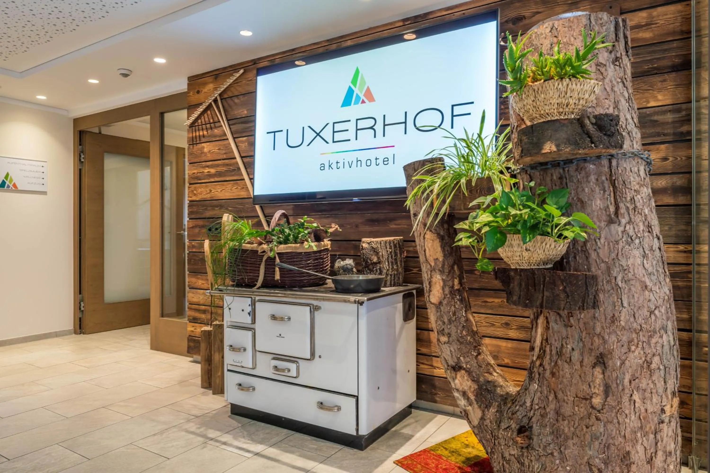 Lobby or reception in Aktivhotel Tuxerhof