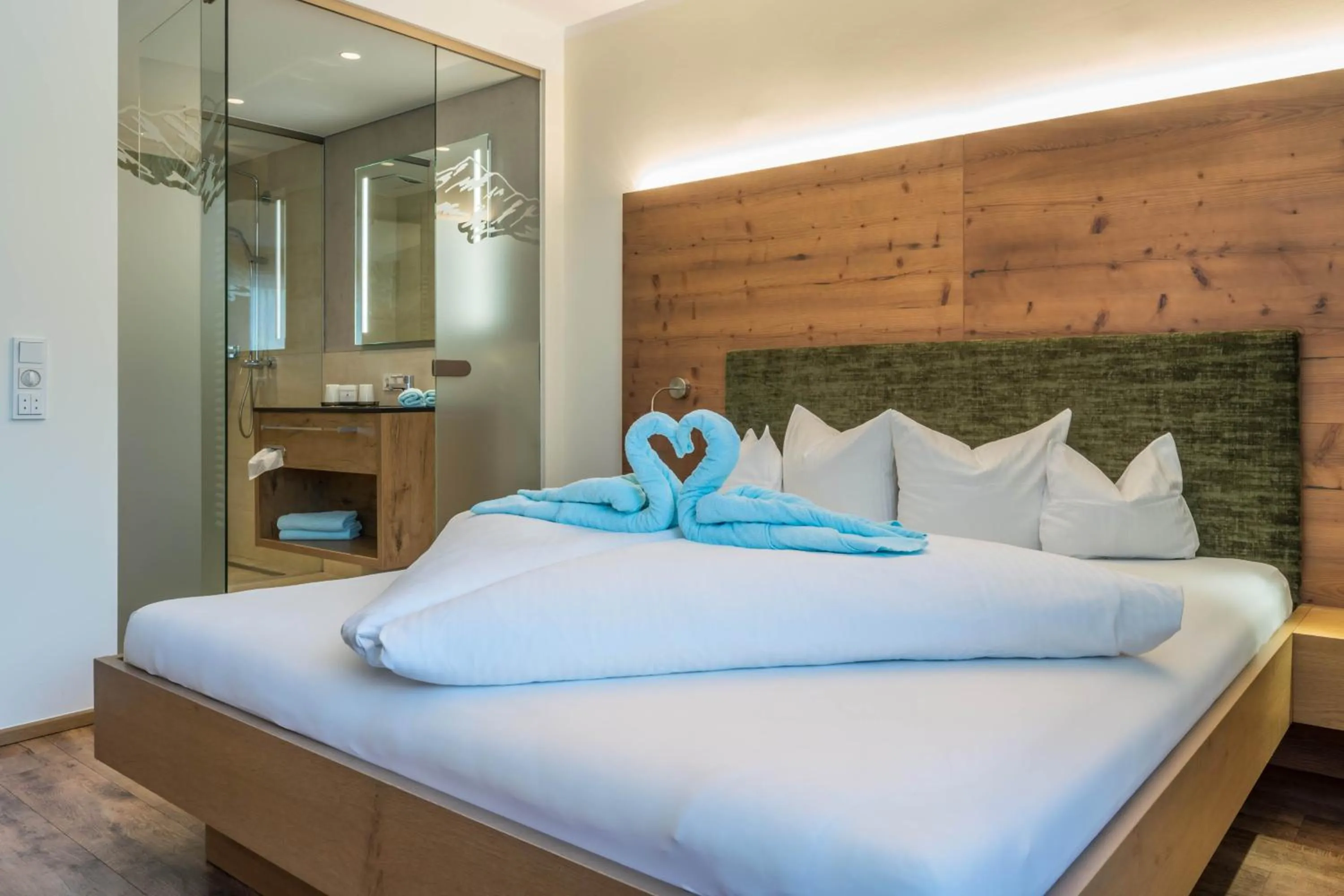 Bedroom, Bed in Aktivhotel Tuxerhof