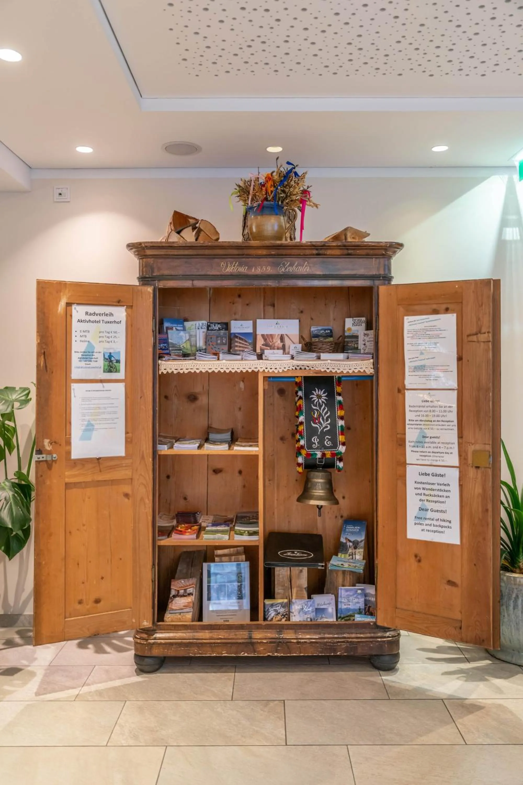Lobby or reception in Aktivhotel Tuxerhof