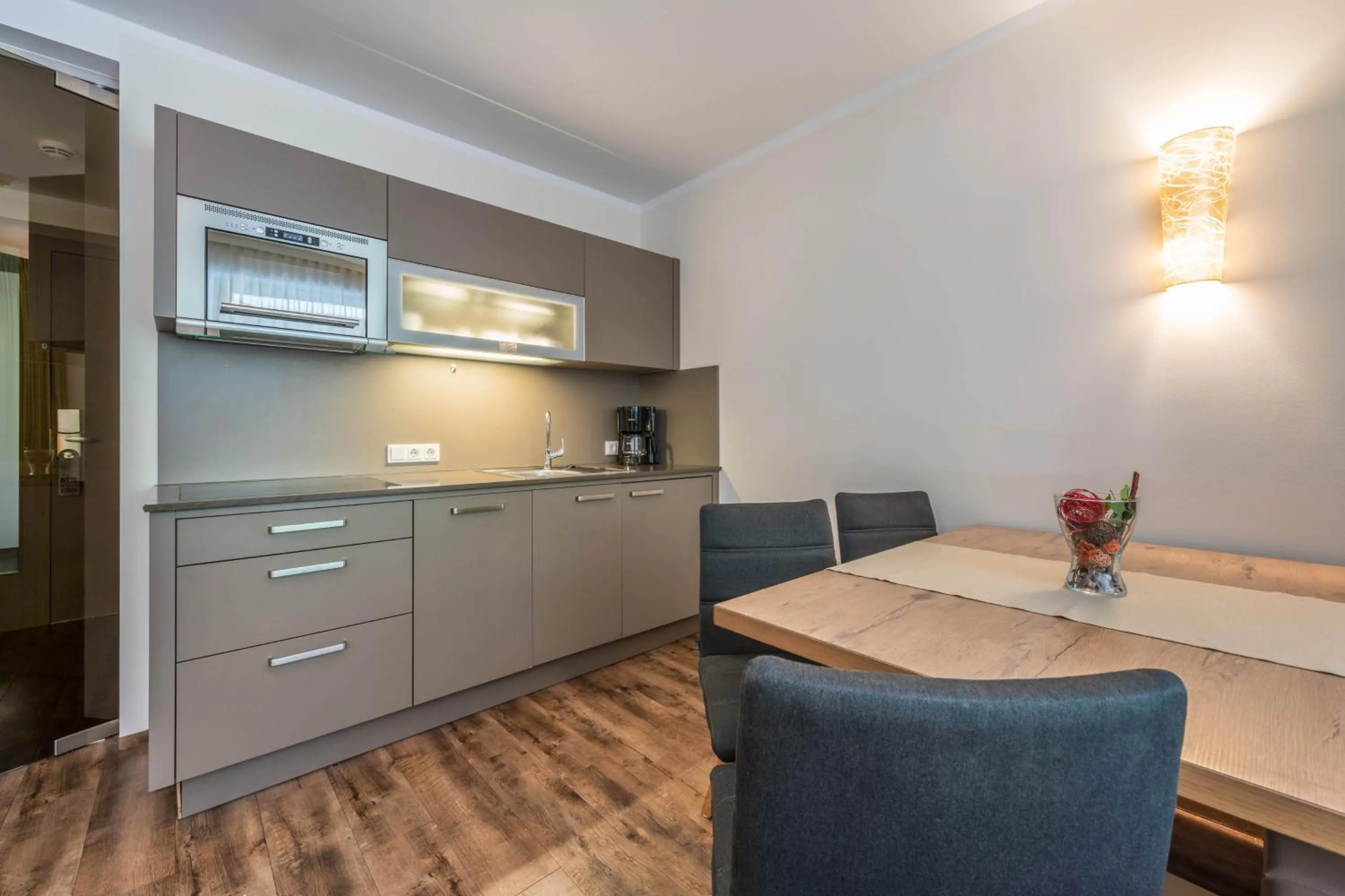 Kitchen or kitchenette in Aktivhotel Tuxerhof