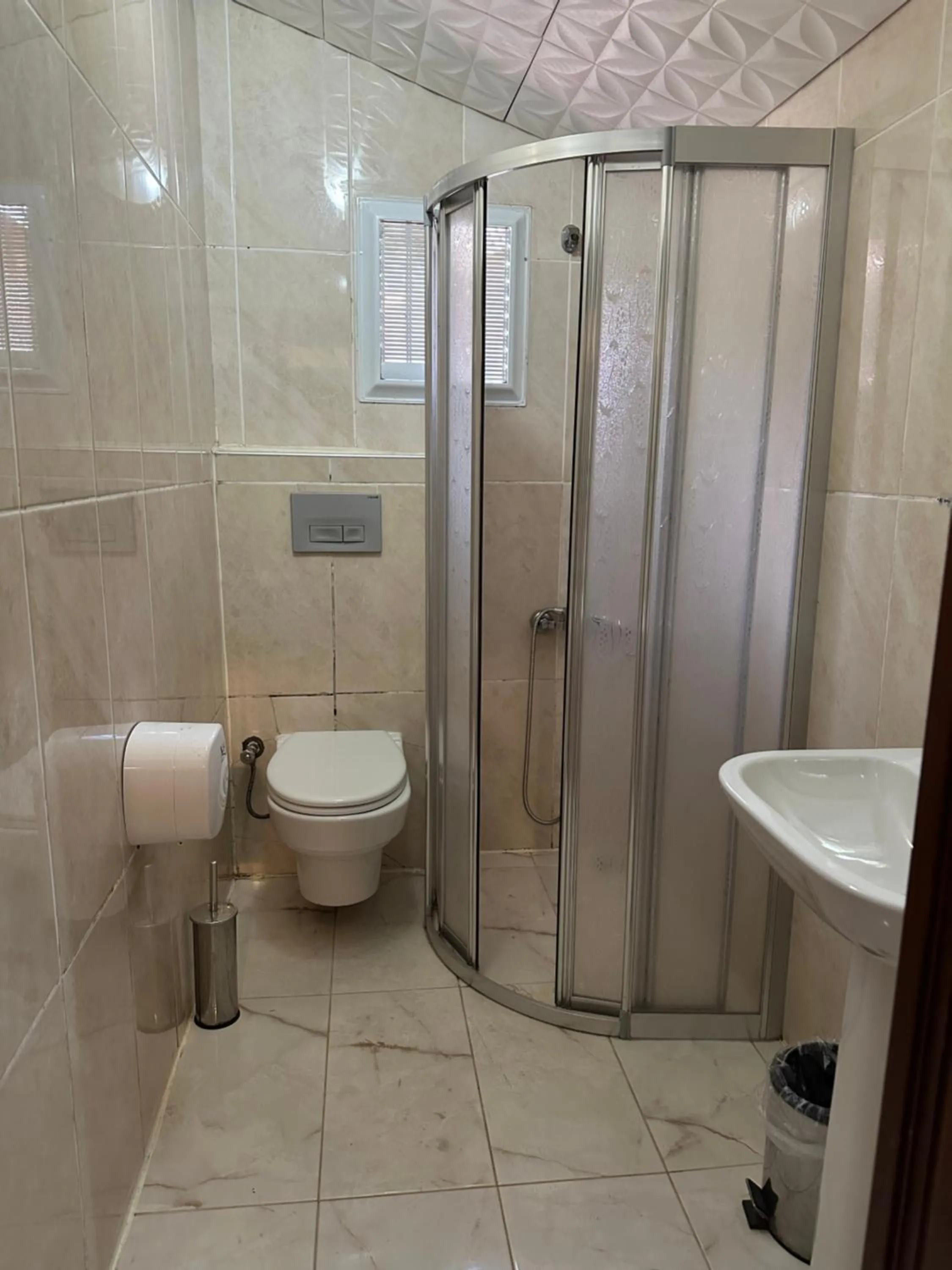 Shower in Dunya Residence