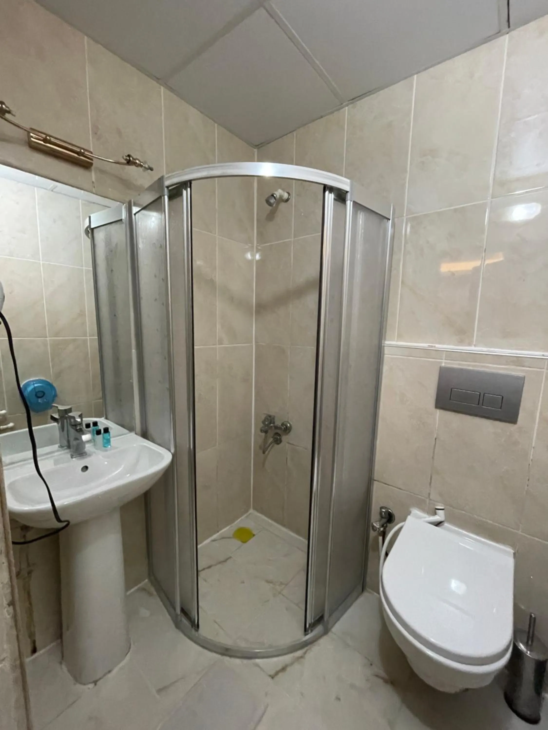 Shower in Dunya Residence