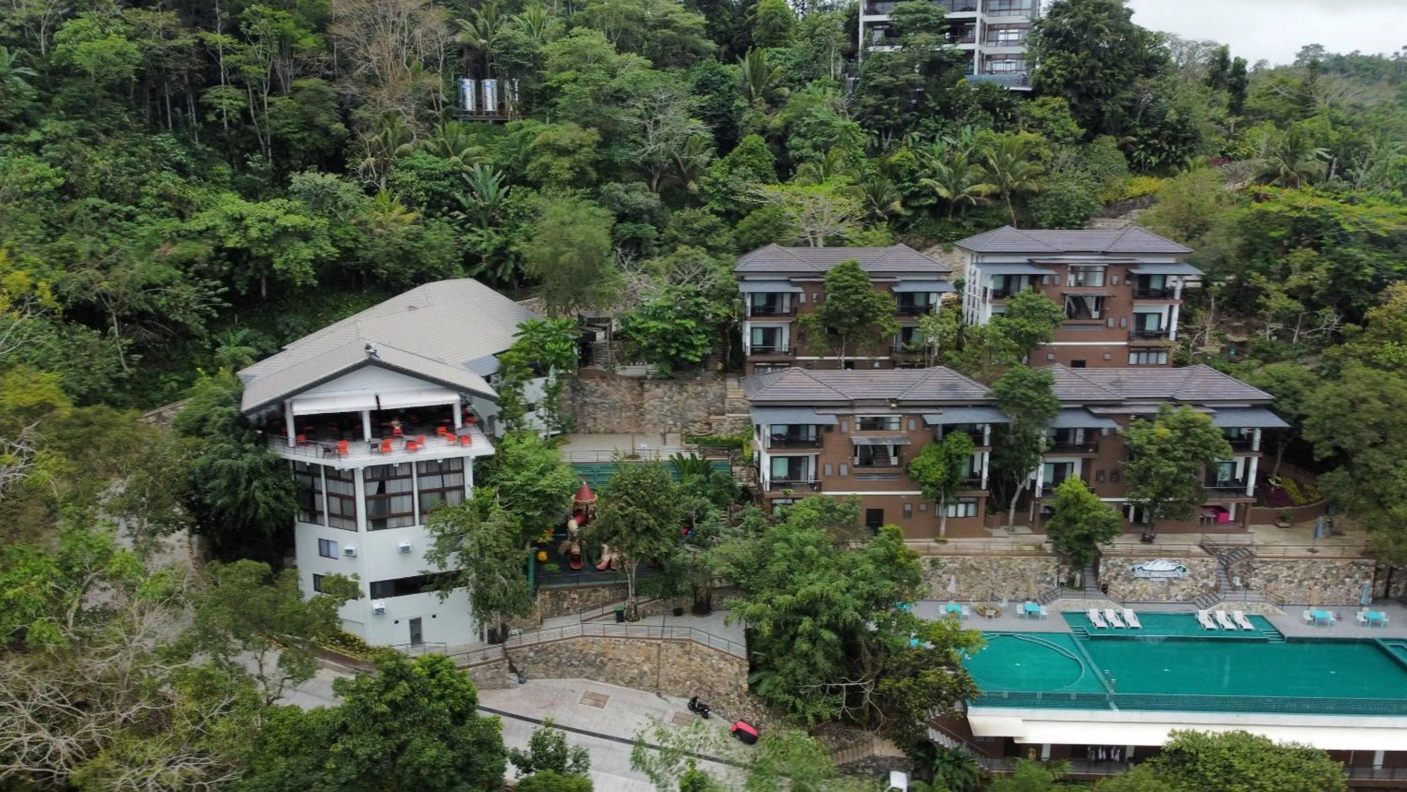 Property building in Mist Mountain Resort powered by Cocotel
