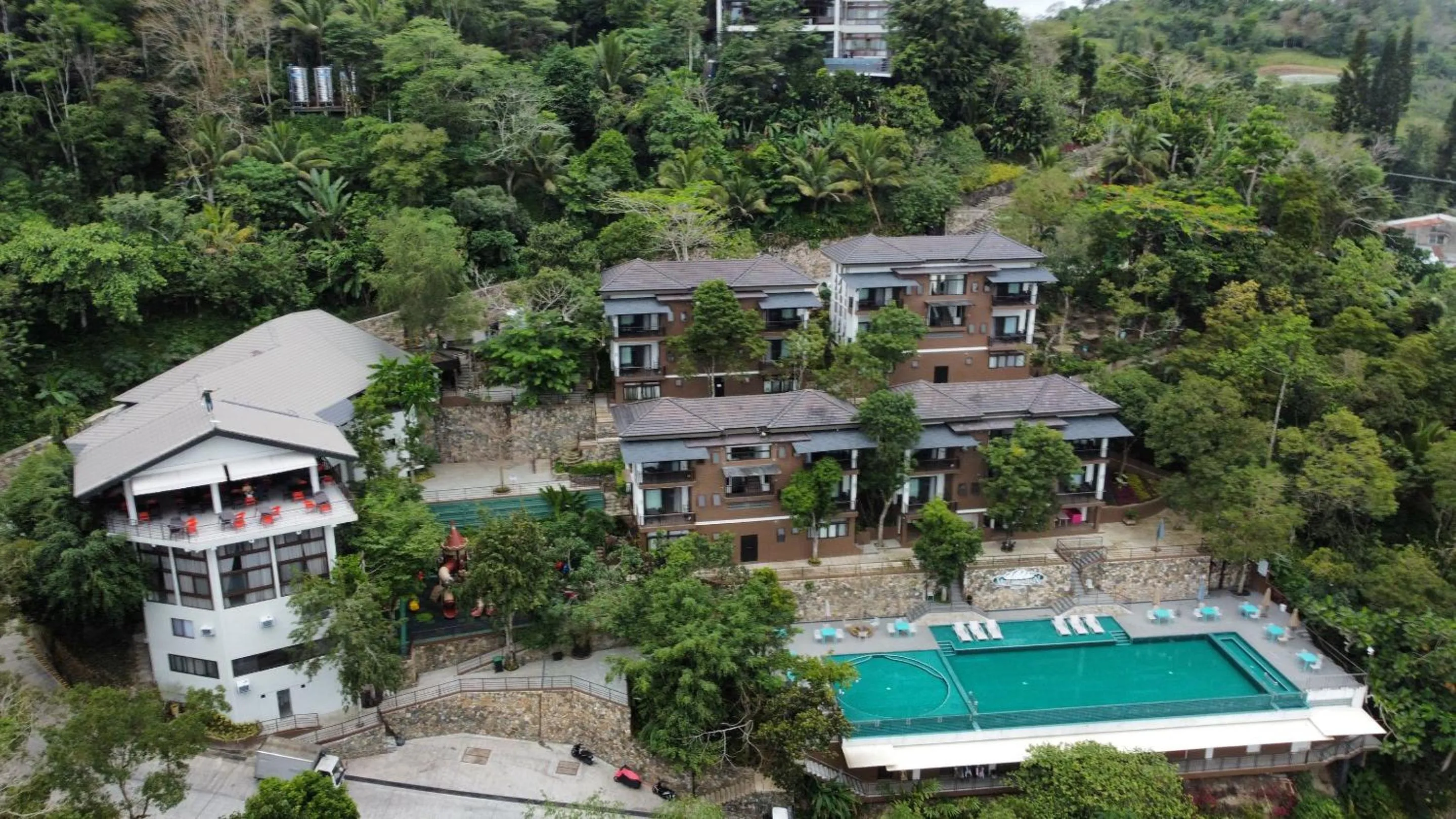 Property building in Mist Mountain Resort powered by Cocotel