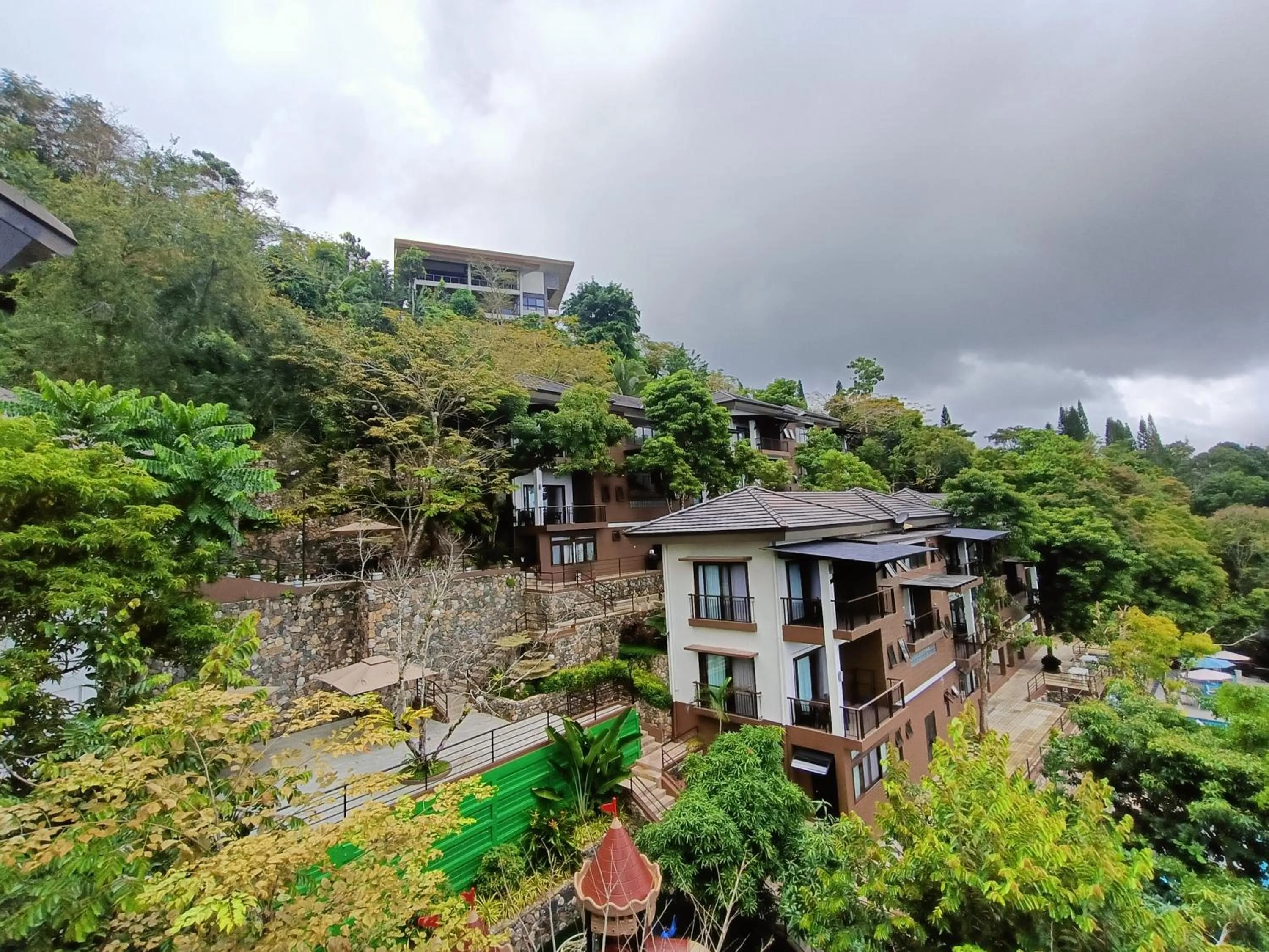 Property building in Mist Mountain Resort powered by Cocotel