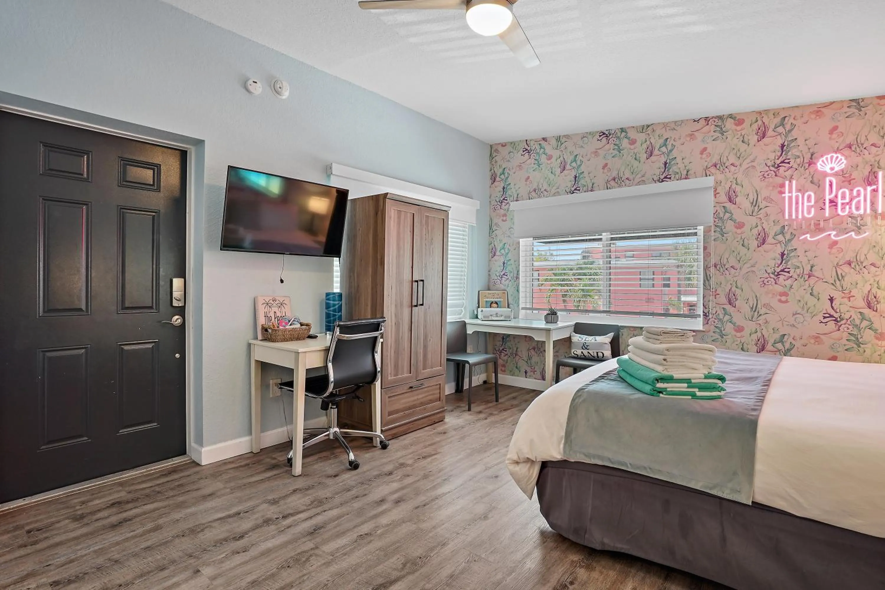 Bed in The Pearl Cabana Club