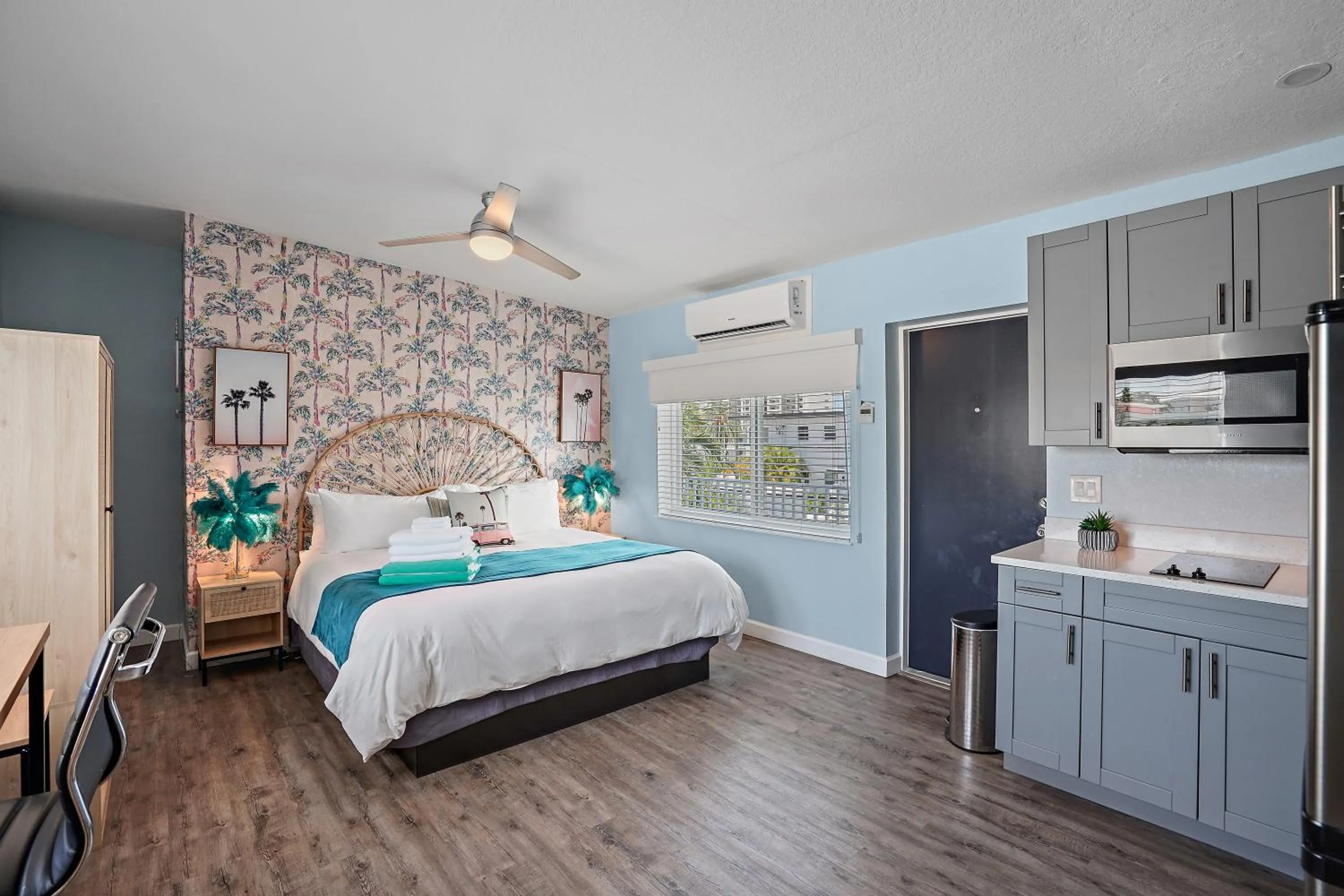 Bed in The Pearl Cabana Club