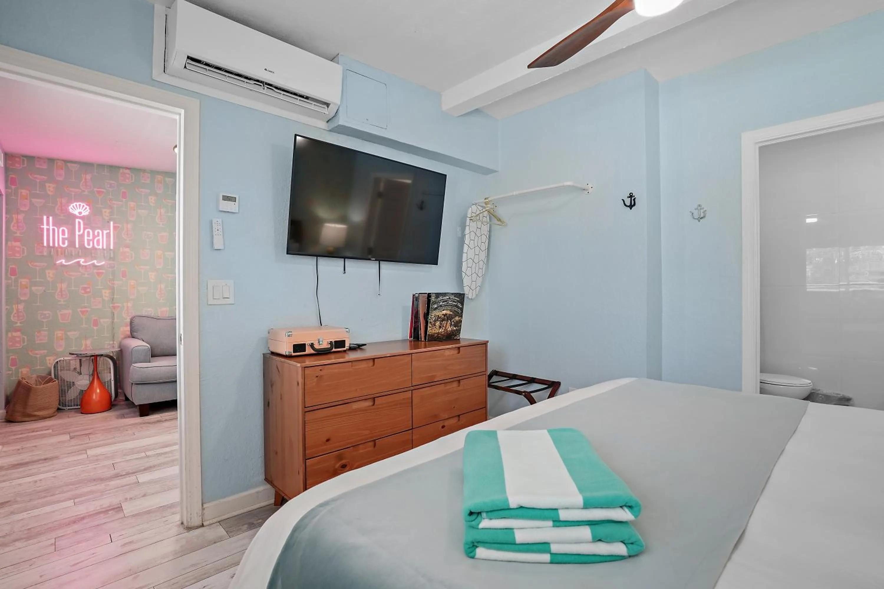 Bed in The Pearl Cabana Club
