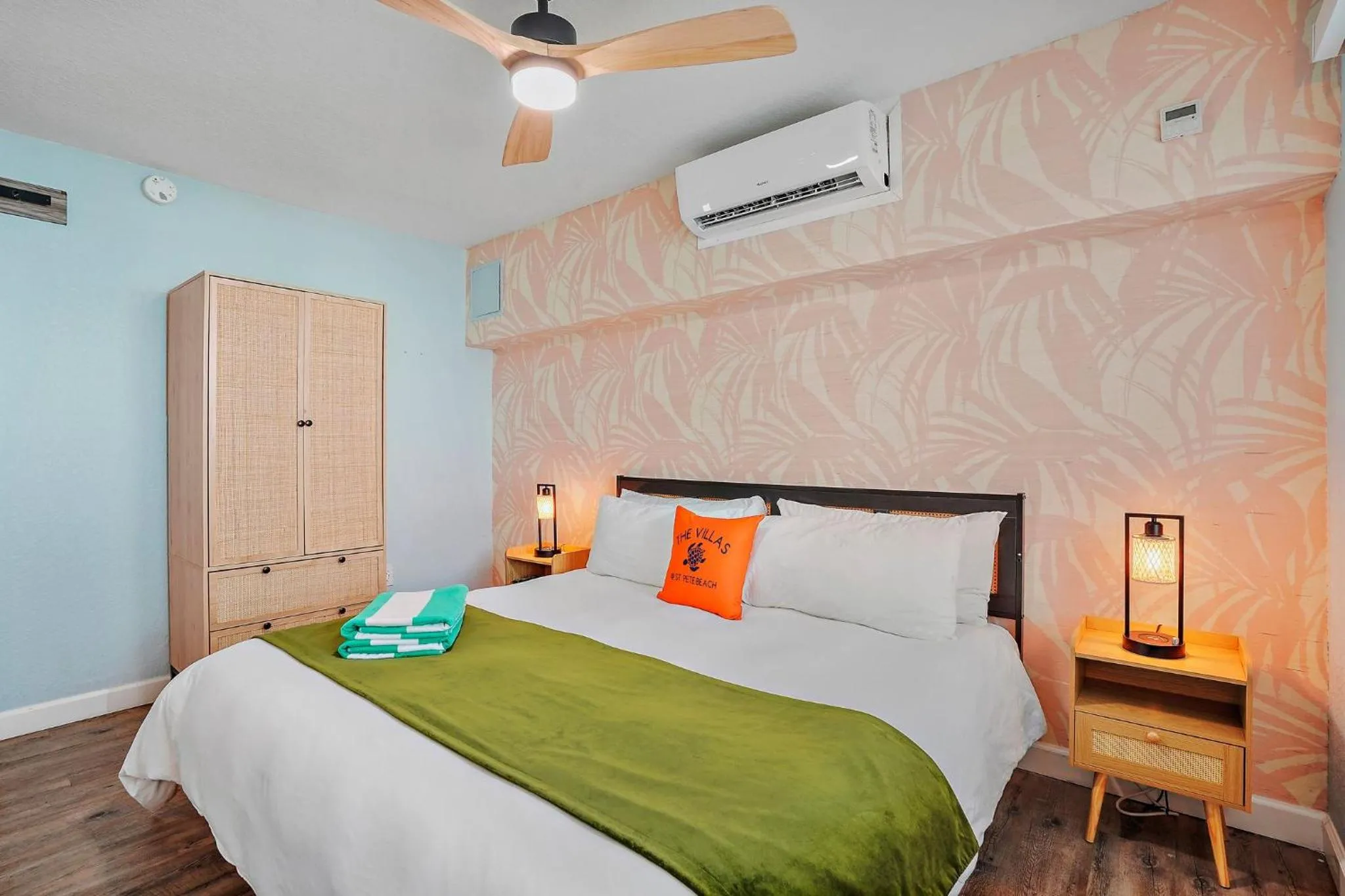 Bed in The Pearl Cabana Club