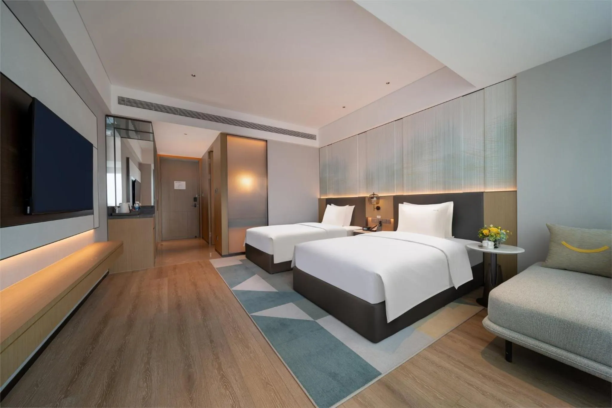 Photo of the whole room, Bed in Holiday Inn Chengdu East by IHG