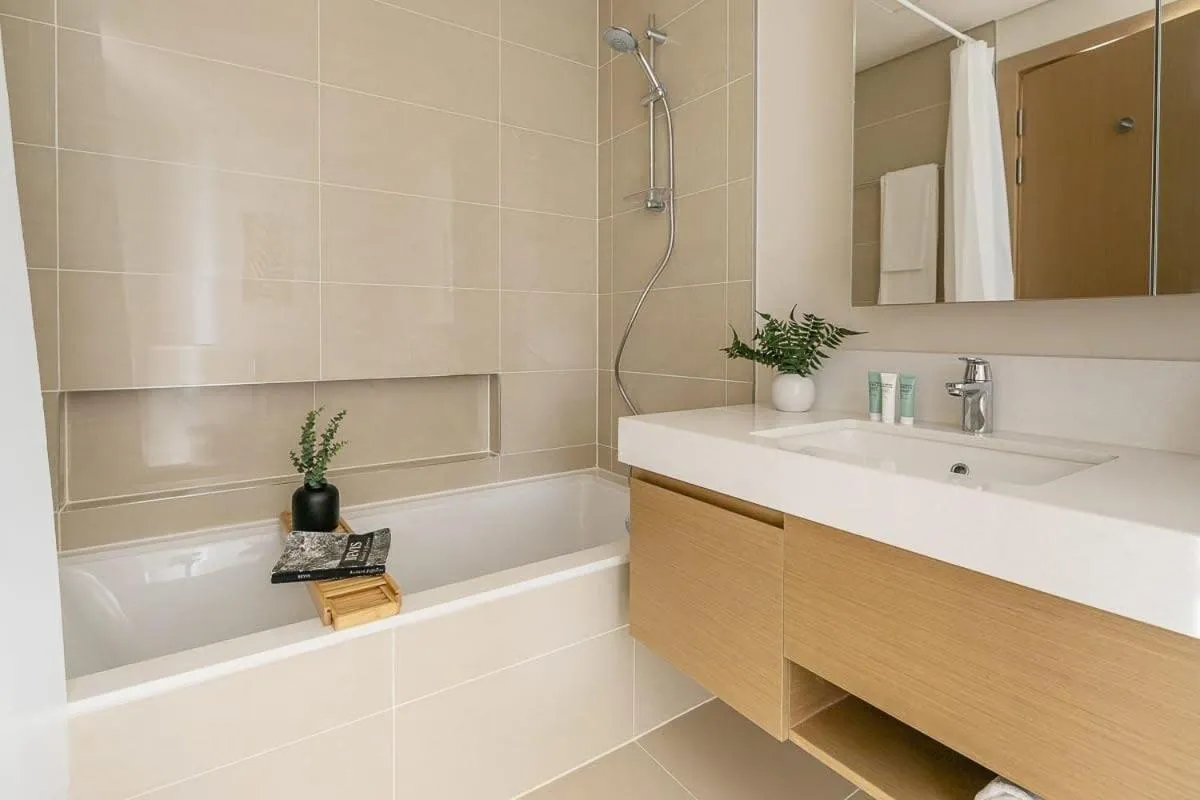 Frank Porter - Harbour Gate