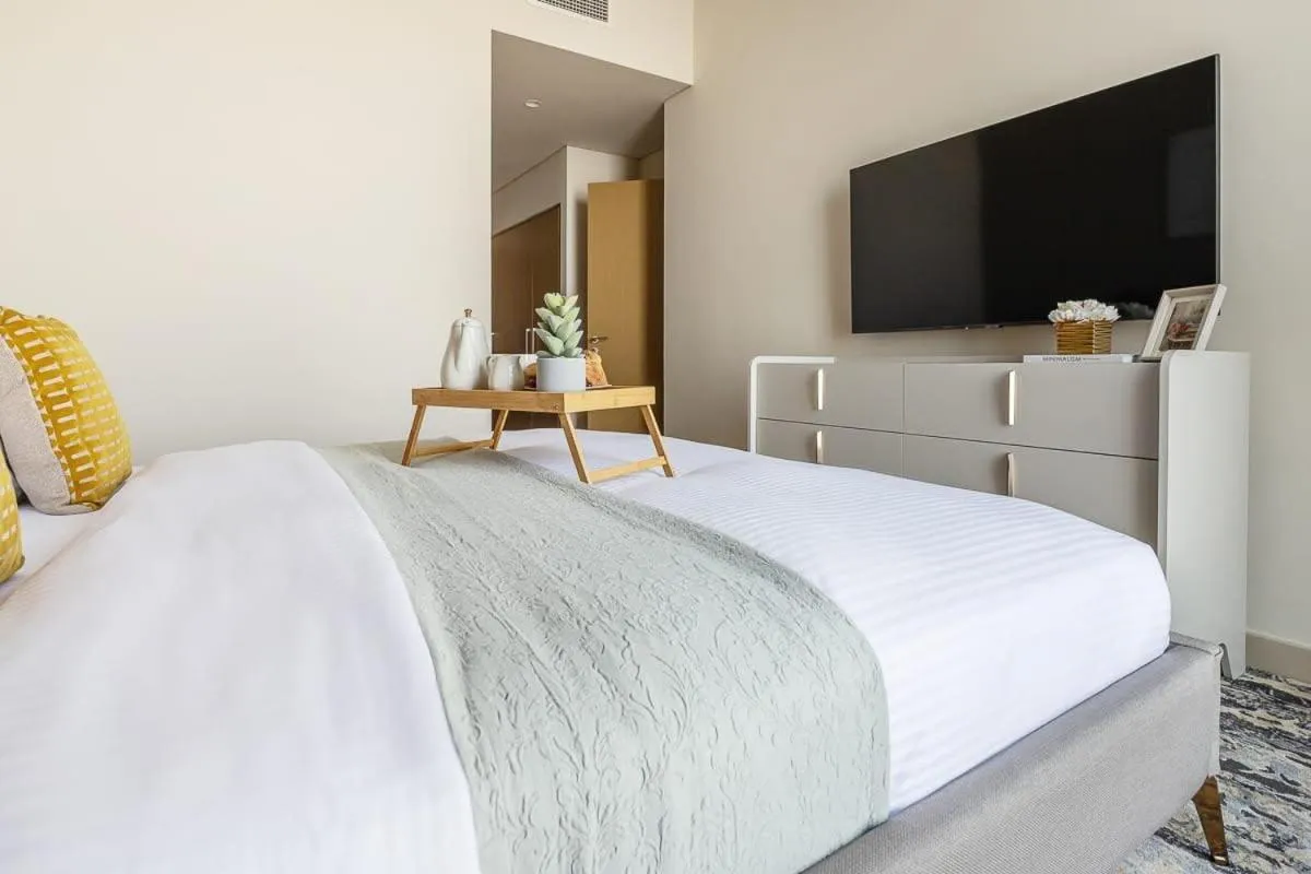 Frank Porter - Harbour Gate