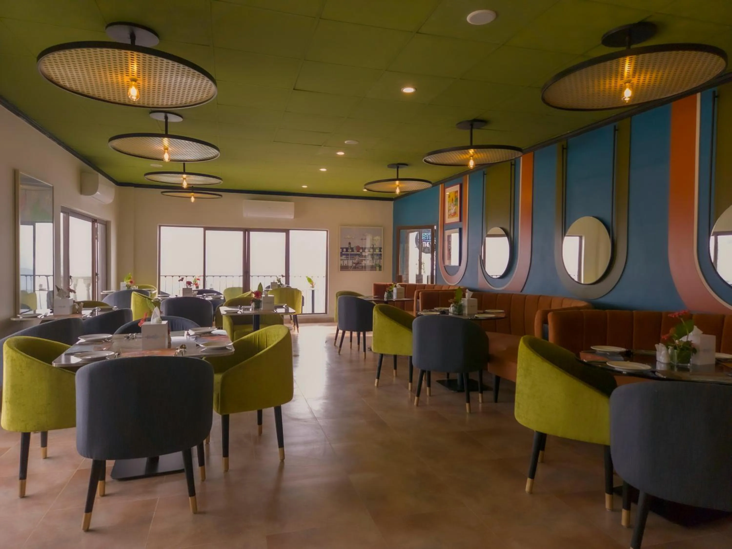 Restaurant/places to eat in The Vibe By Ambiance