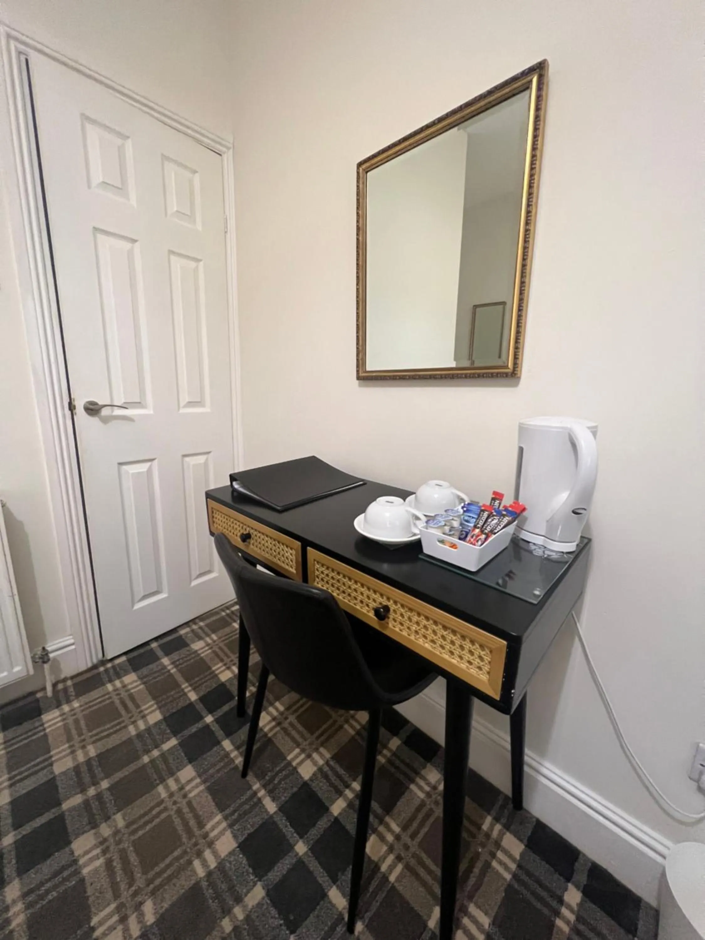 Coffee/tea facilities in Elizabeth Grace House