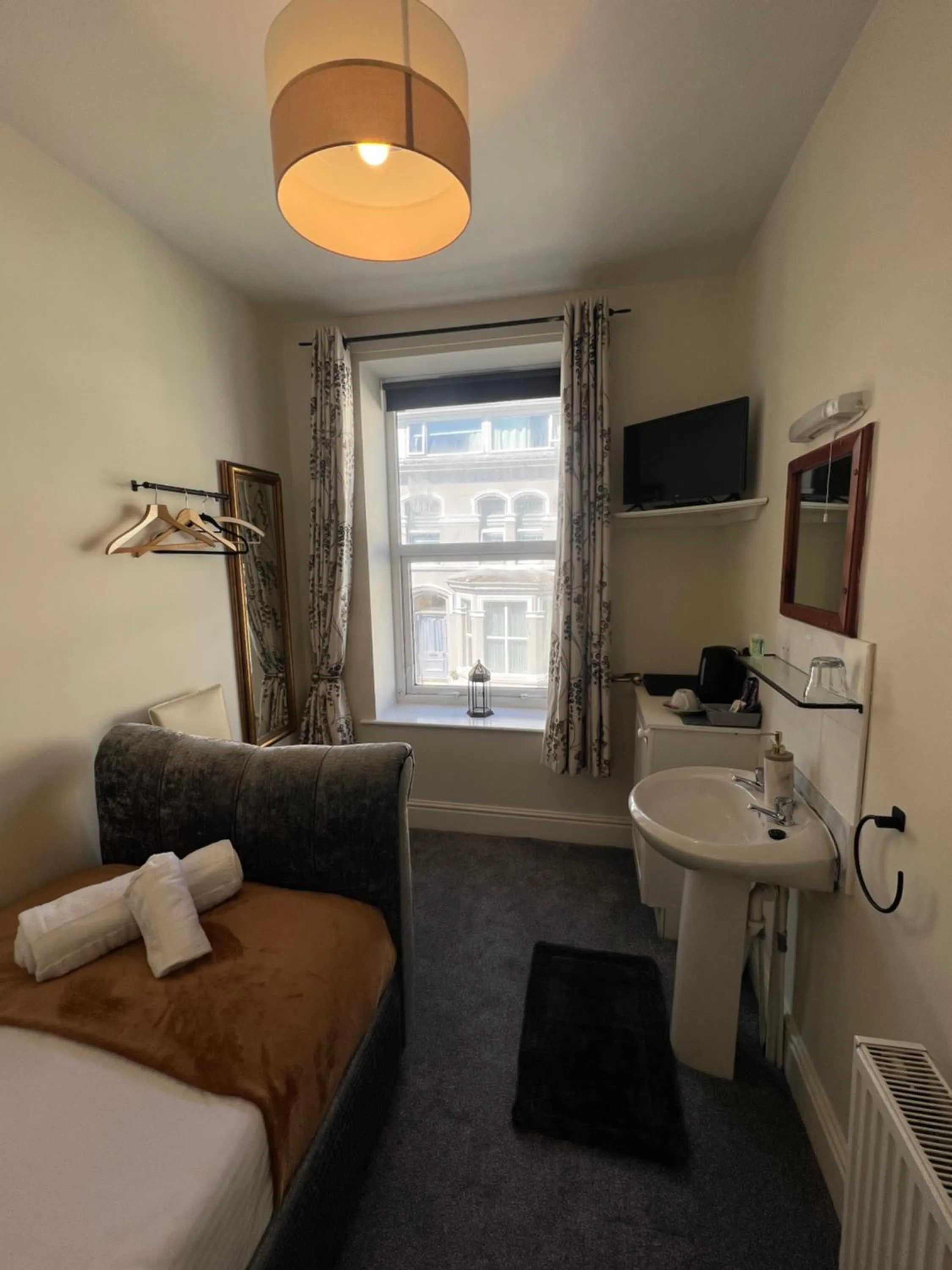 Photo of the whole room in Elizabeth Grace House