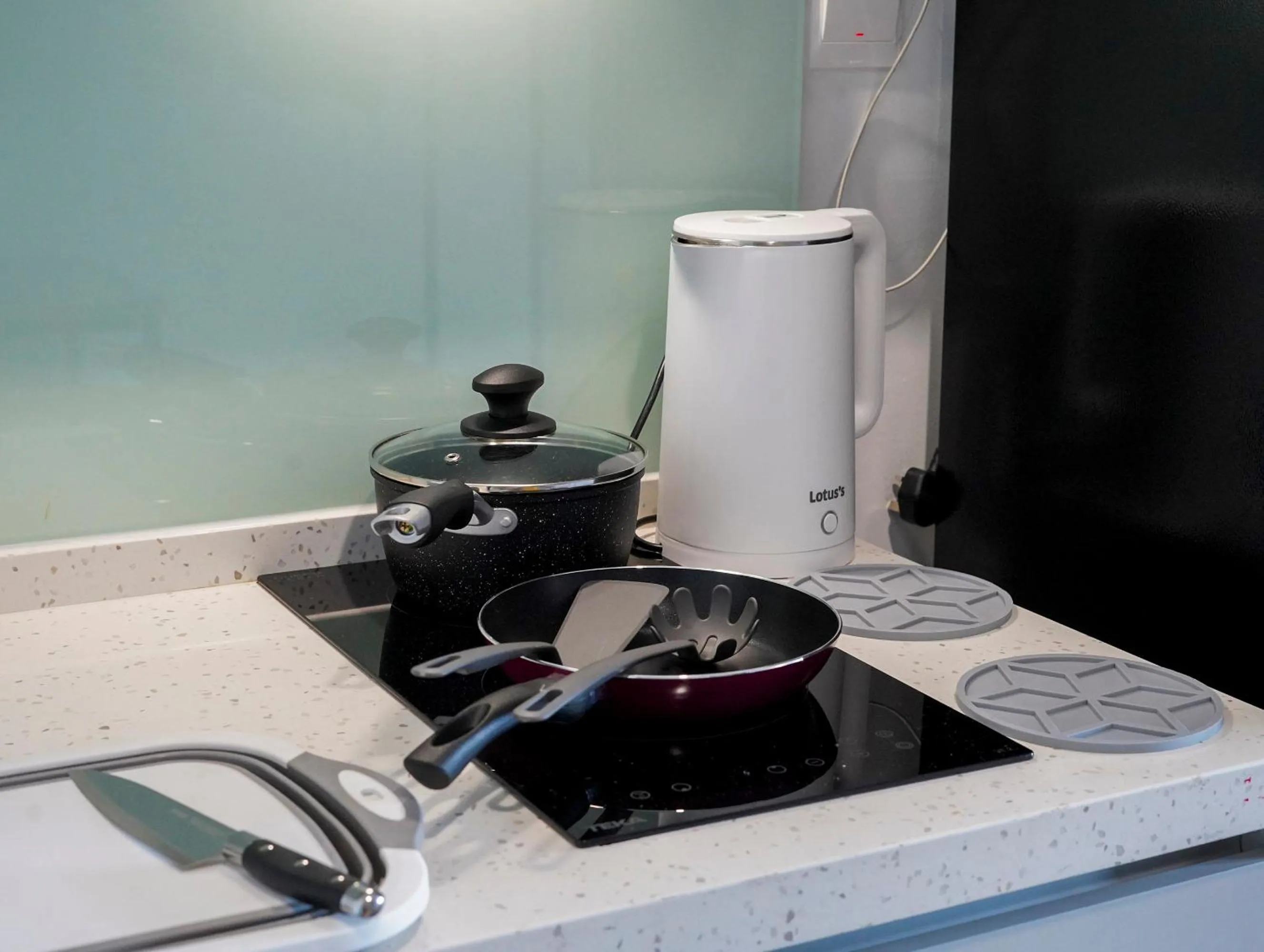 Riveria City KL Sentral by Sky Pool Minshuku