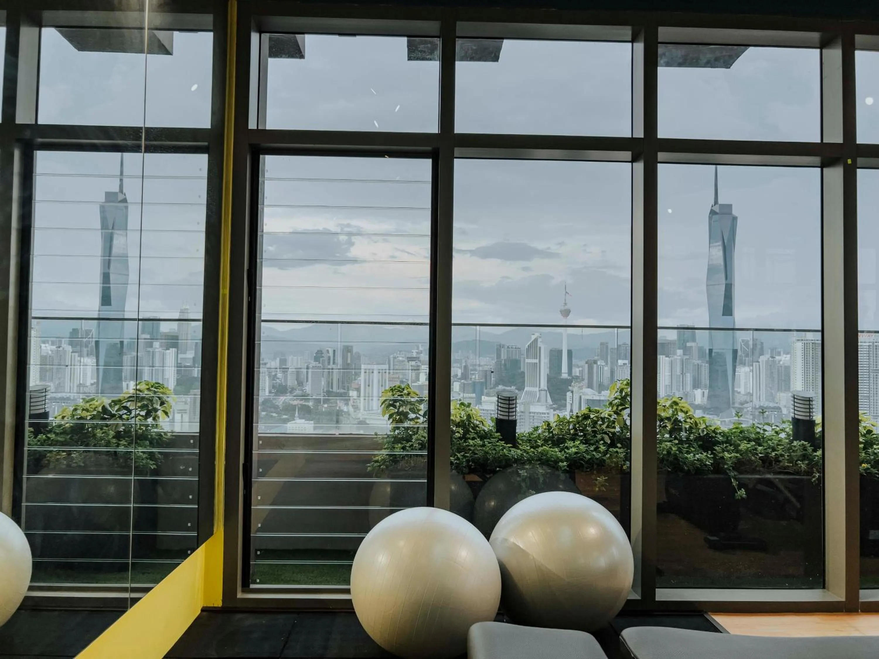 Riveria City KL Sentral by Sky Pool Minshuku