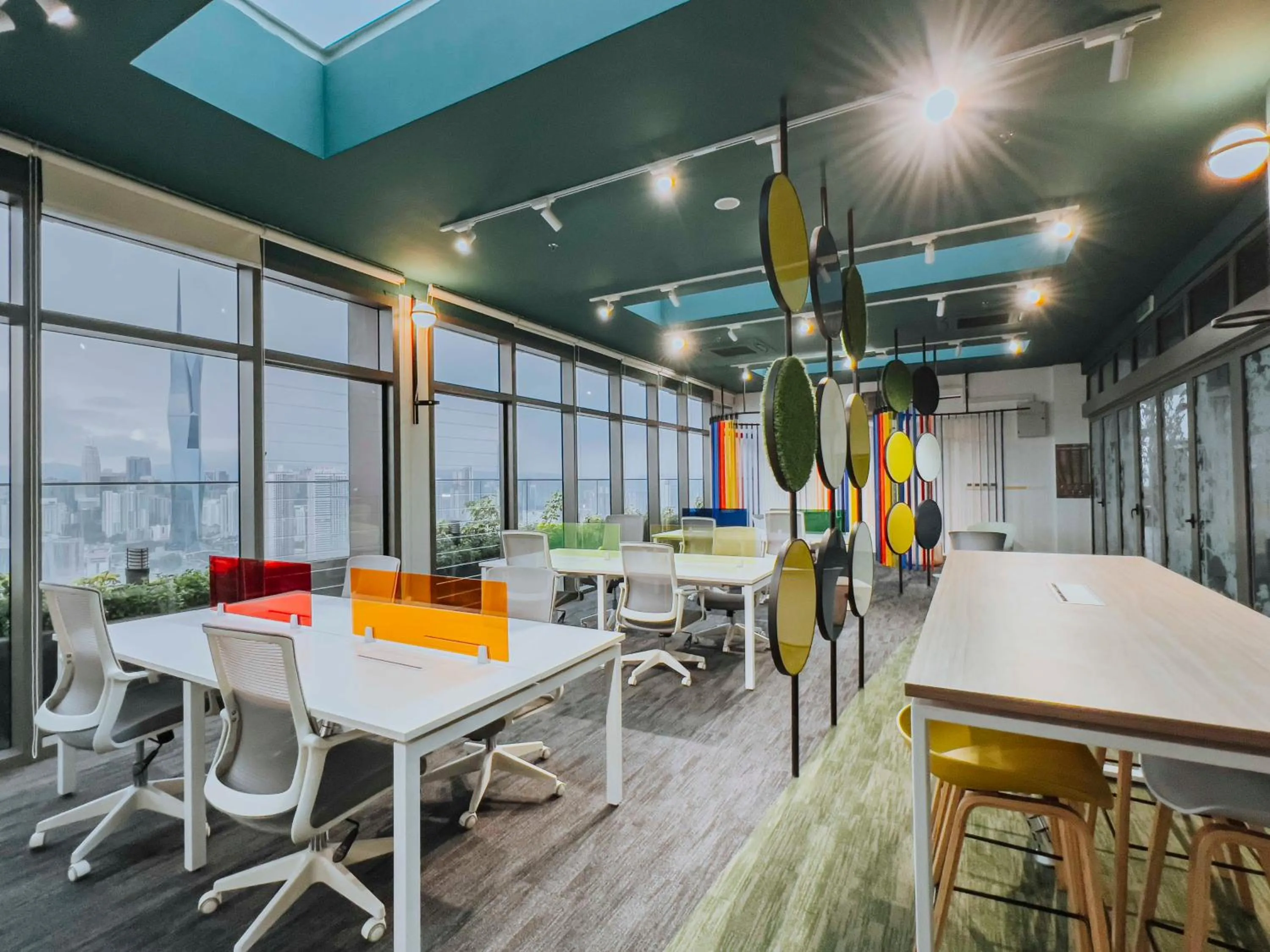 Riveria City KL Sentral by Sky Pool Minshuku