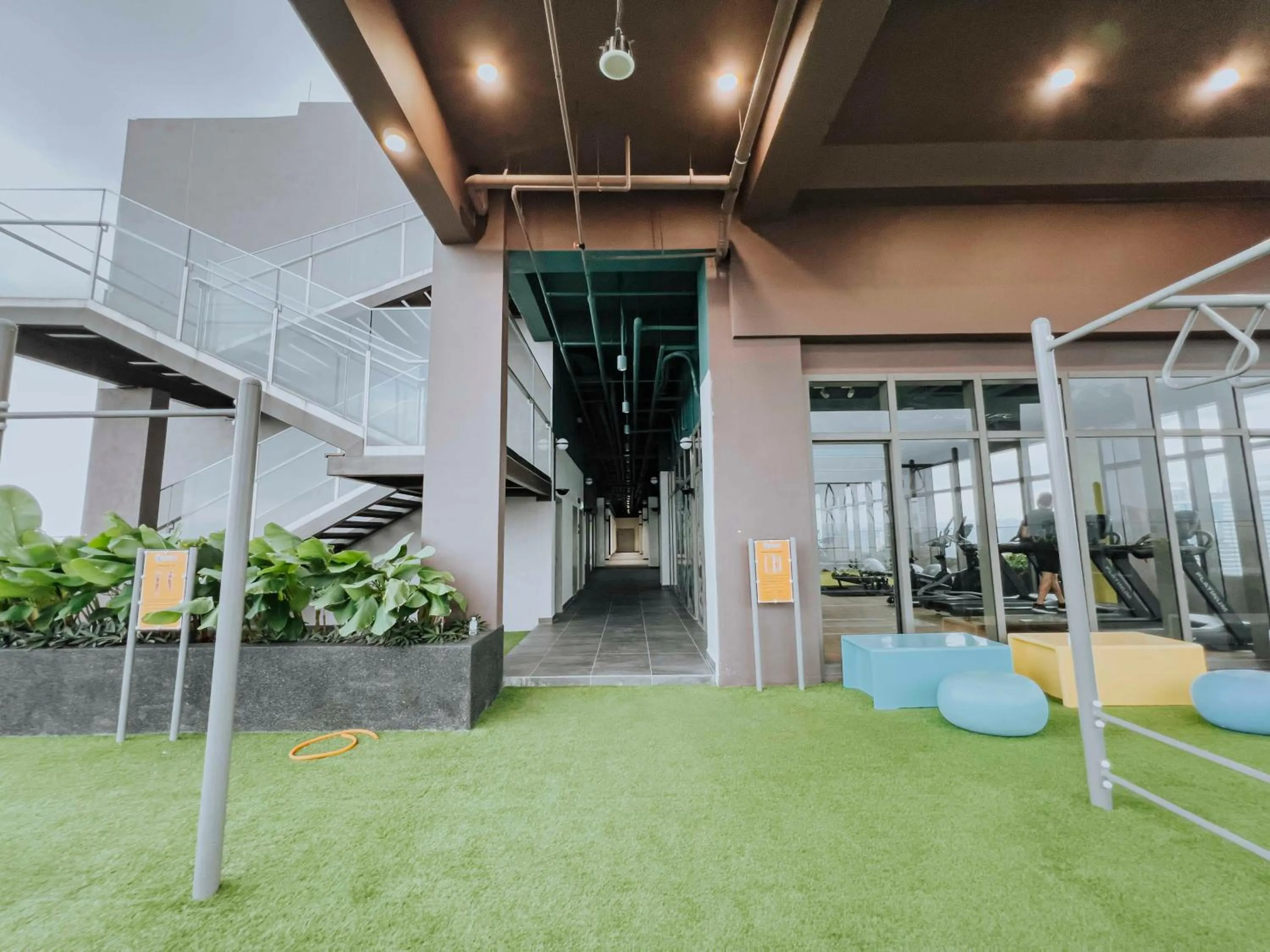 Fitness centre/facilities in Riveria City KL Sentral by Sky Pool Minshuku