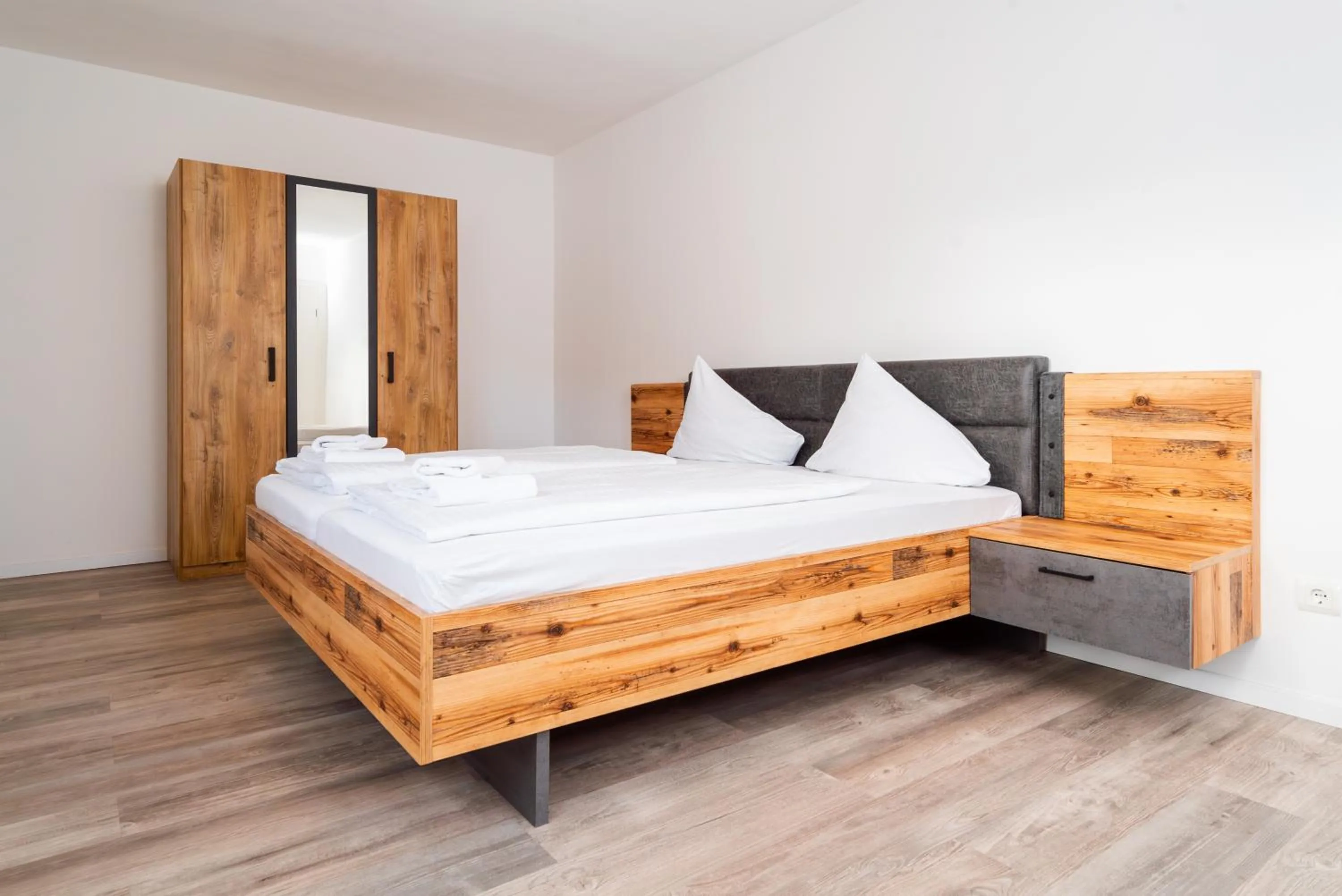 Bed in G & L Hotel Dortmund