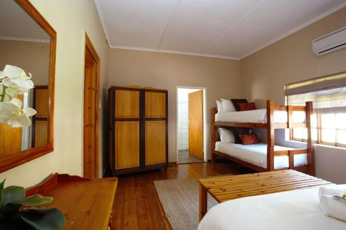 Bed in Celtis Country Lodge & Restaurant