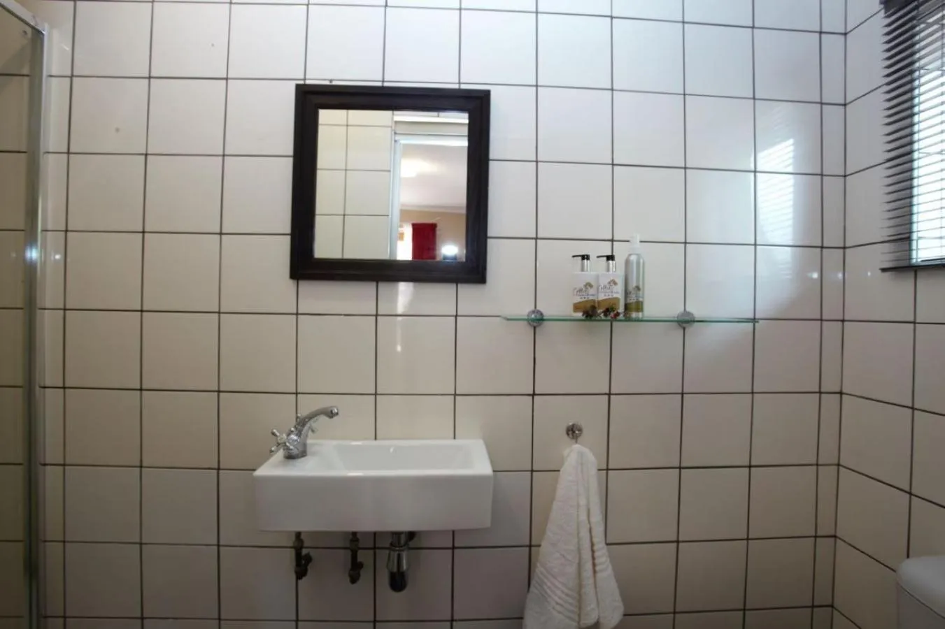 Shower in Celtis Country Lodge & Restaurant