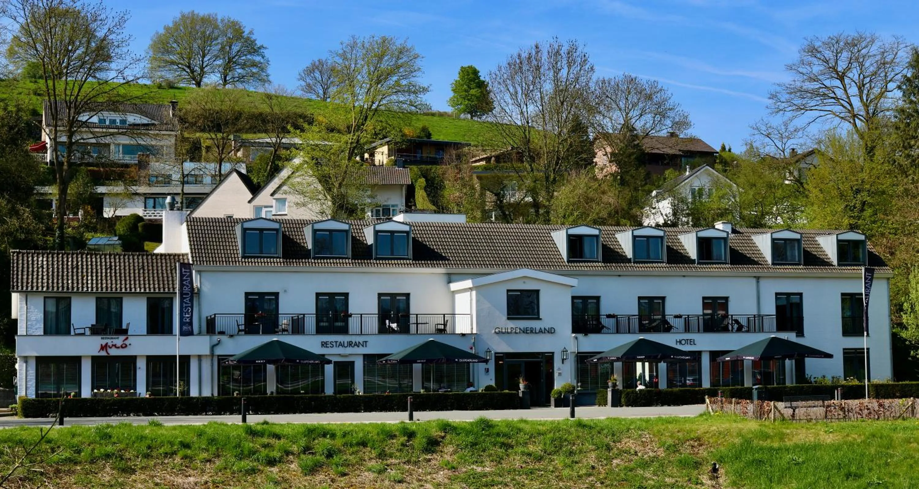 Property building in Saillant Hotel Gulpenerland - Auping Hotel Partner