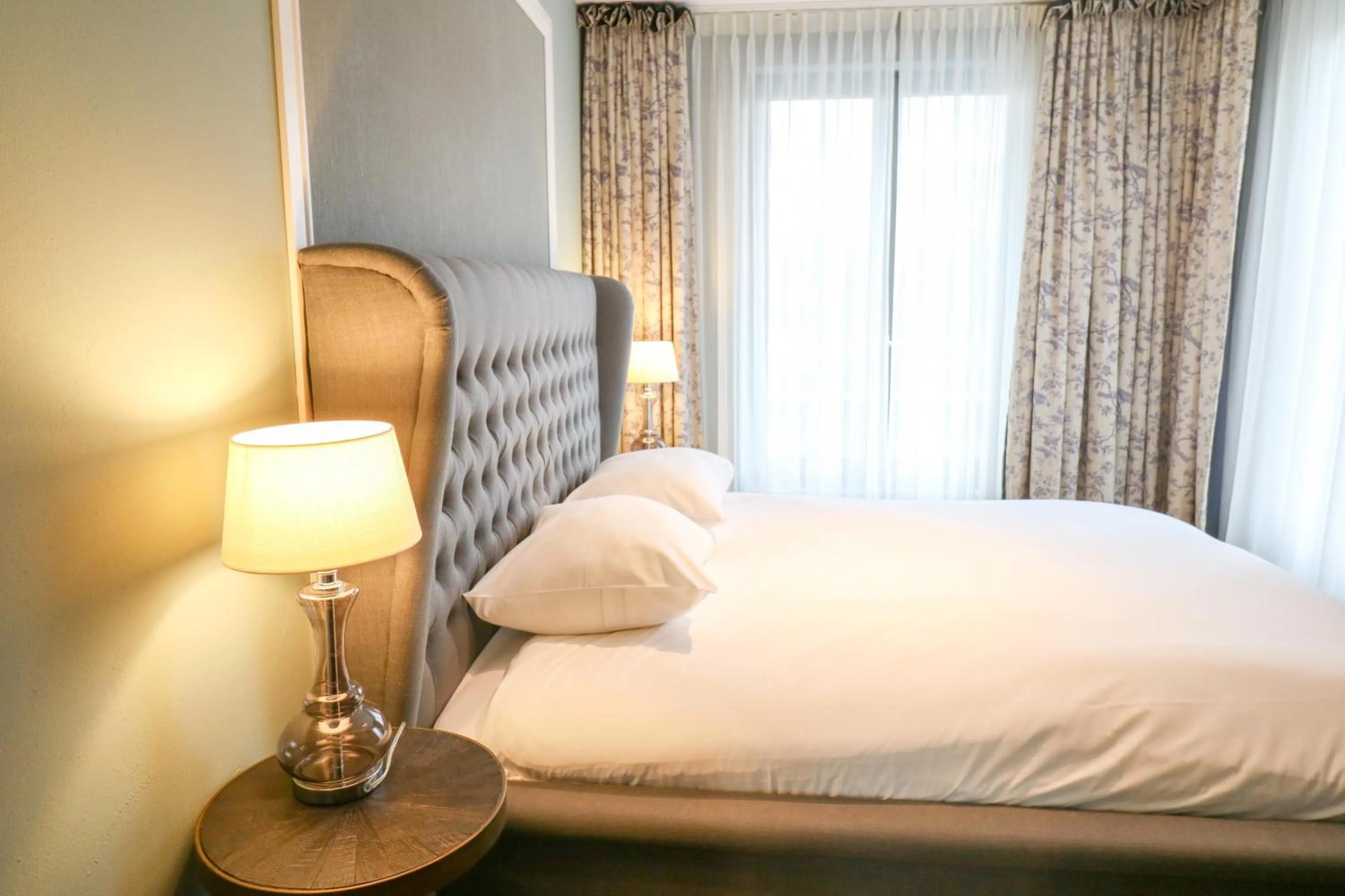 Bedroom, Bed in Saillant Hotel Gulpenerland - Auping Hotel Partner