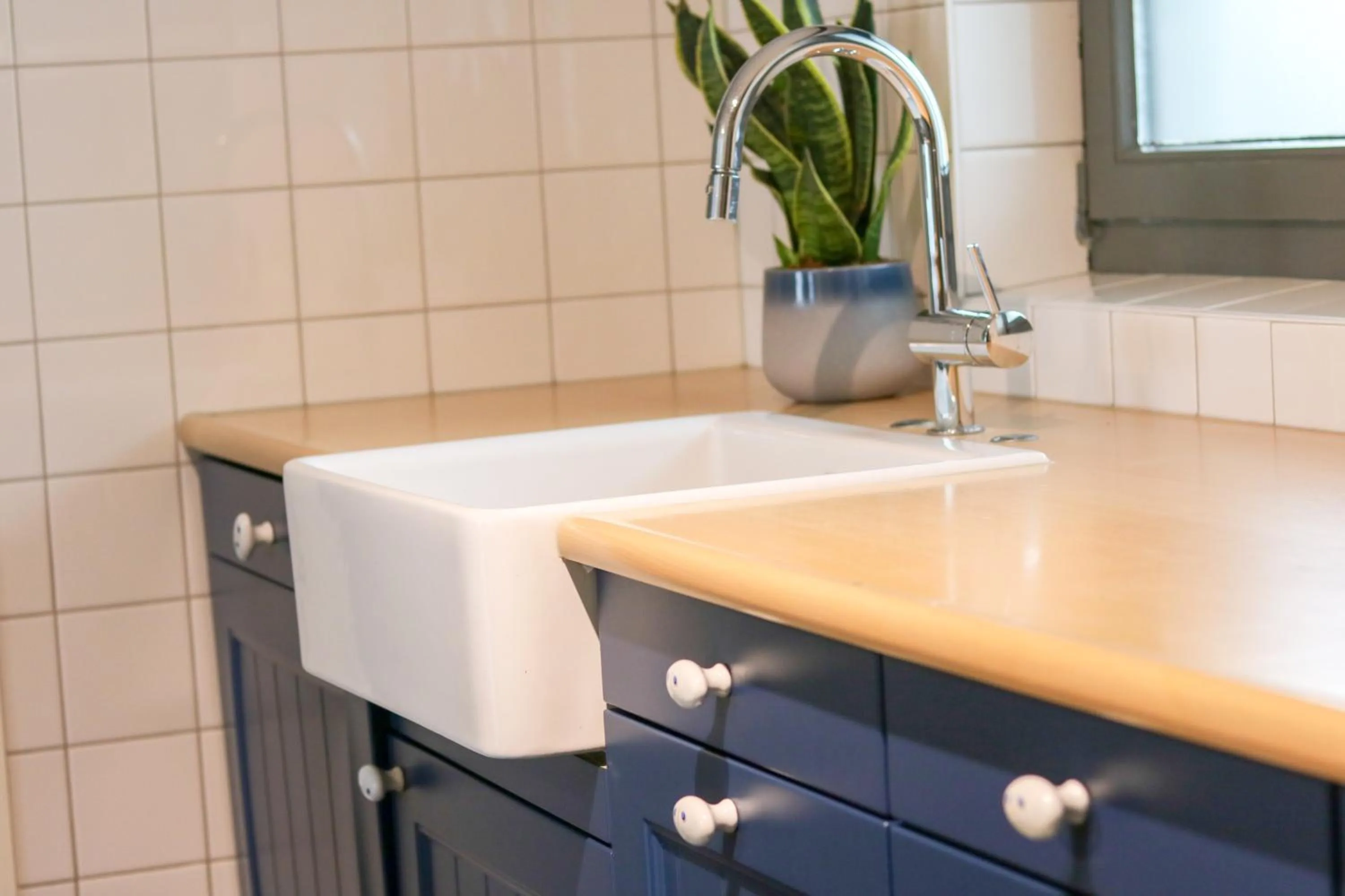 Kitchen or kitchenette in Saillant Hotel Gulpenerland - Auping Hotel Partner